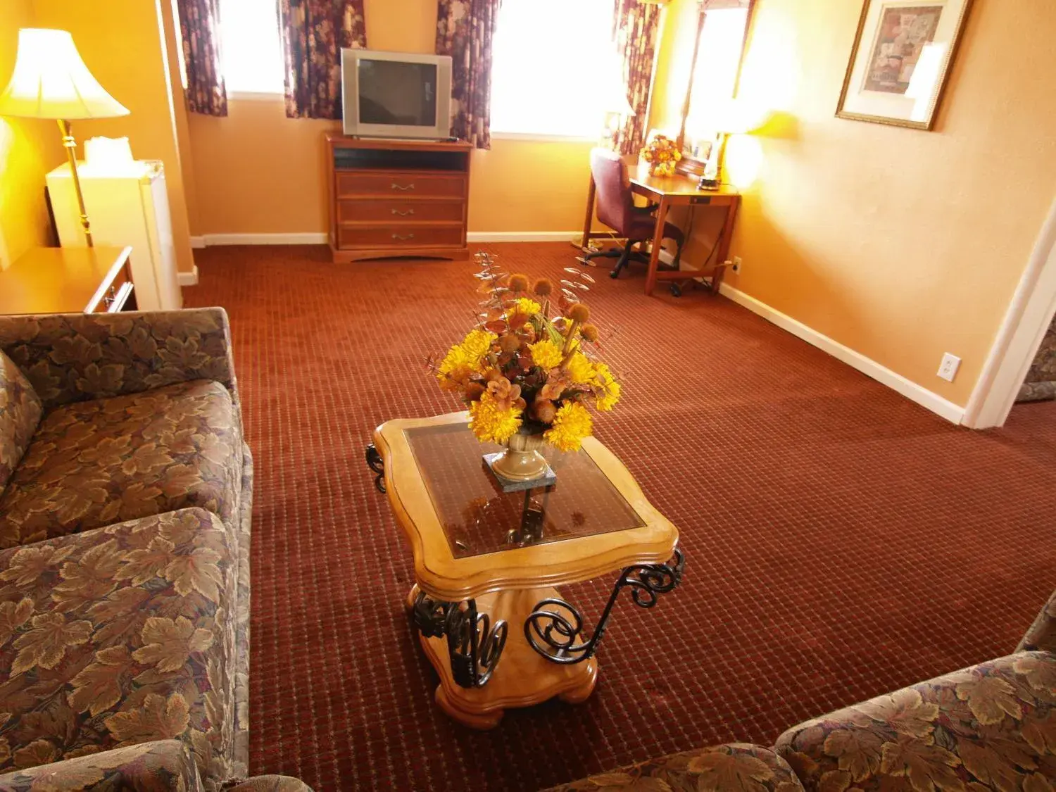 TV and multimedia, Seating Area in Parkway Inn Philadelphia Airport