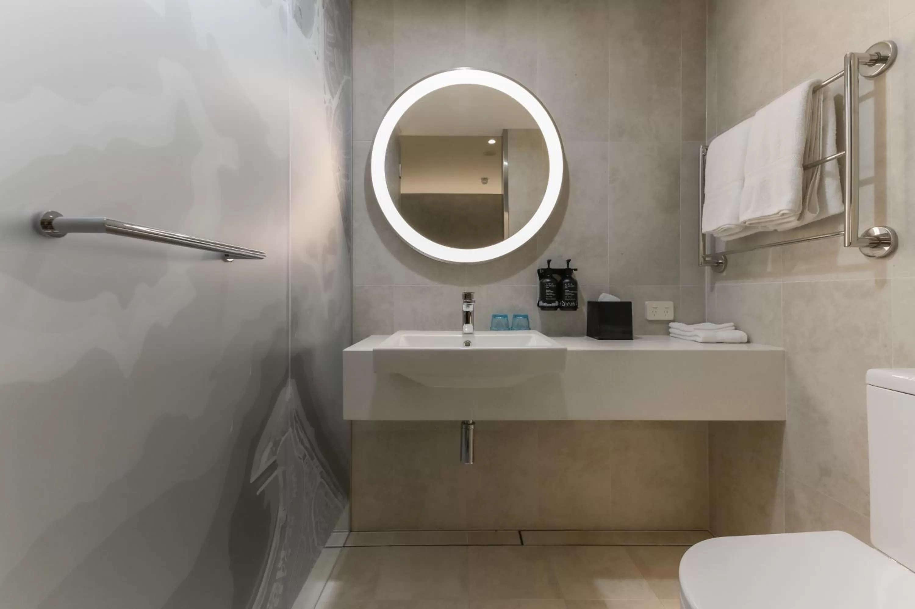 Bathroom in Holiday Inn Express & Suites Sunshine Coast by IHG