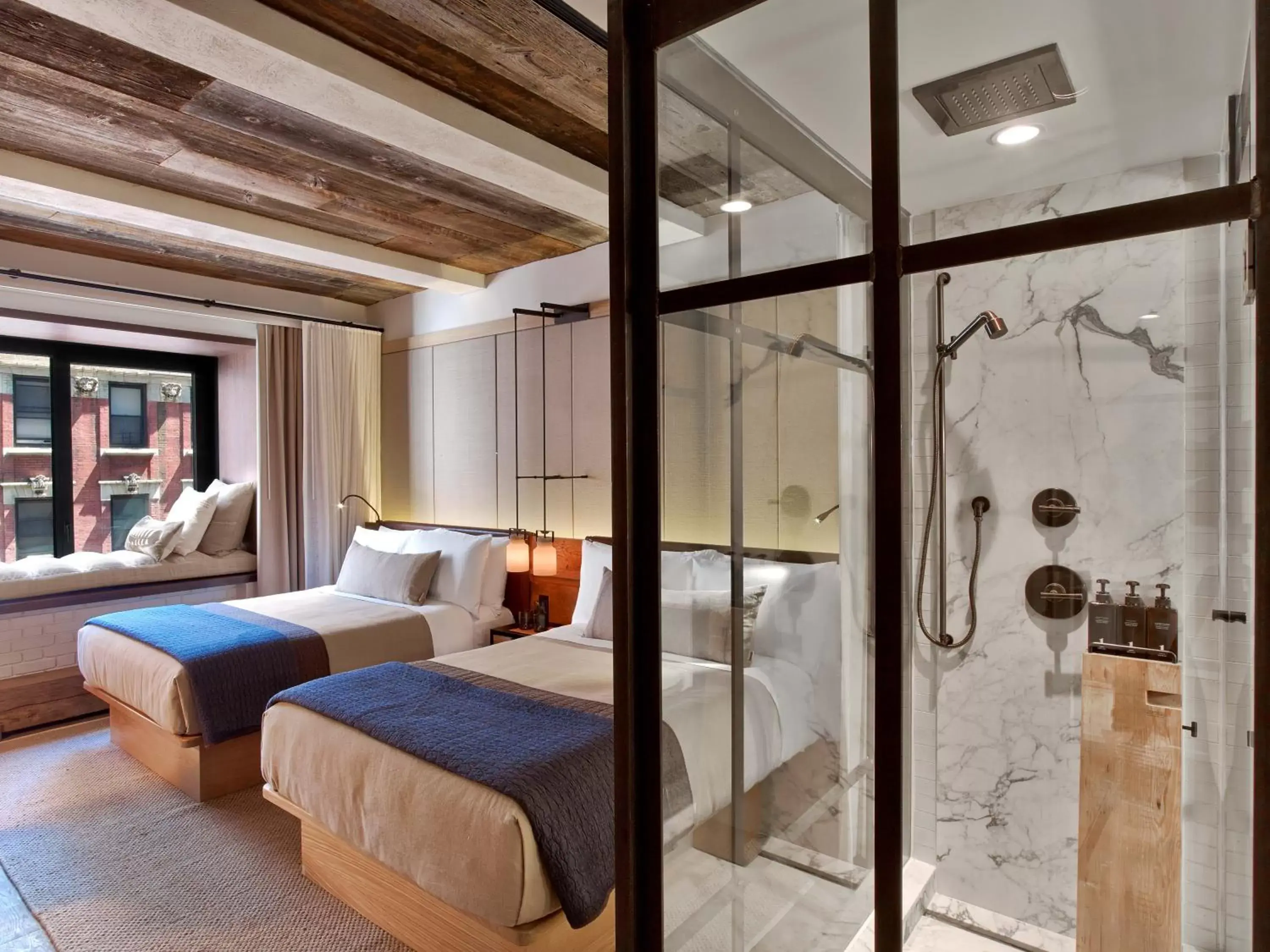 Shower, Bed in 1 Hotel Central Park