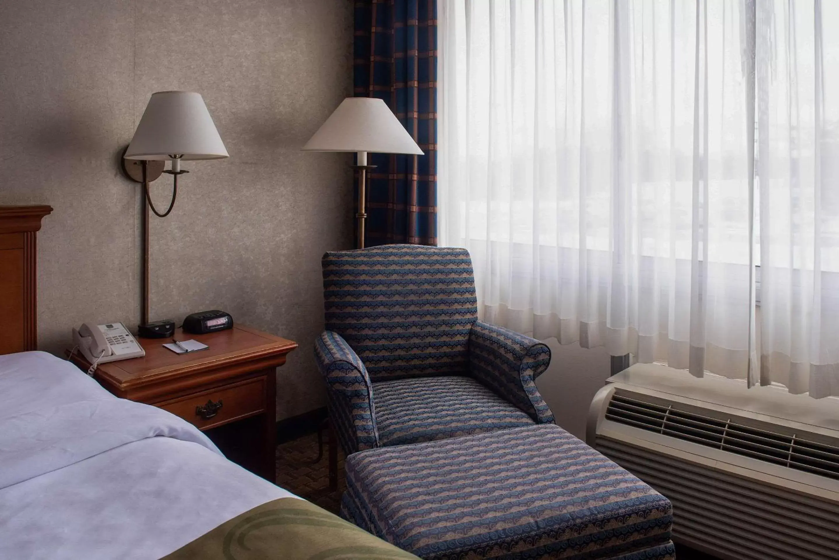 Photo of the whole room, Seating Area in Quality Inn Beckley