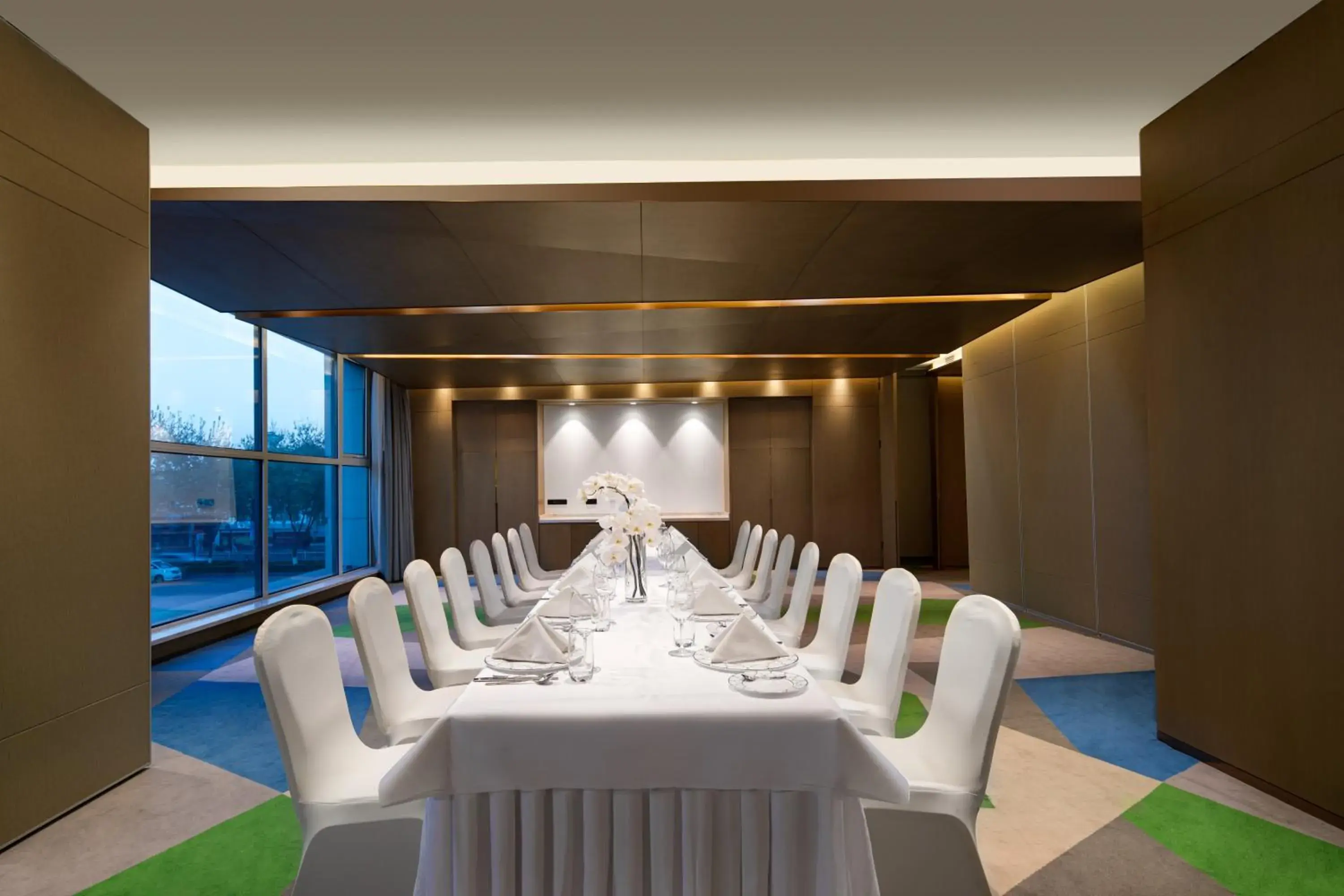 Meeting/conference room in Holiday Inn & Suites Langfang New Chaoyang, an IHG Hotel