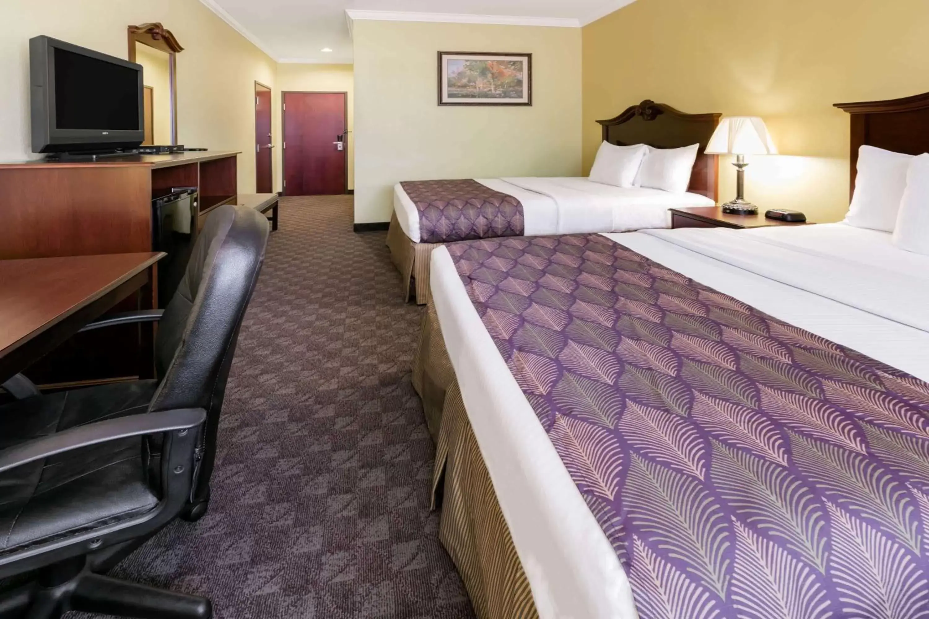 Photo of the whole room, Bed in Days Inn by Wyndham Salado