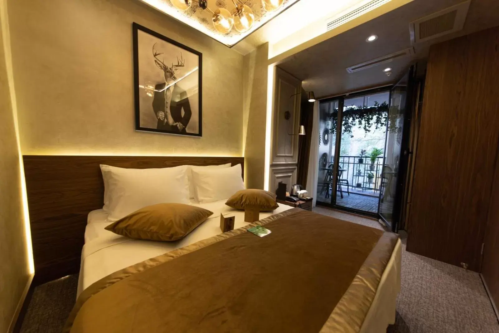 Balcony/Terrace, Bed in Tonight Hotel Port Balcony/Terrace, Bed in Tonight Hotel Port