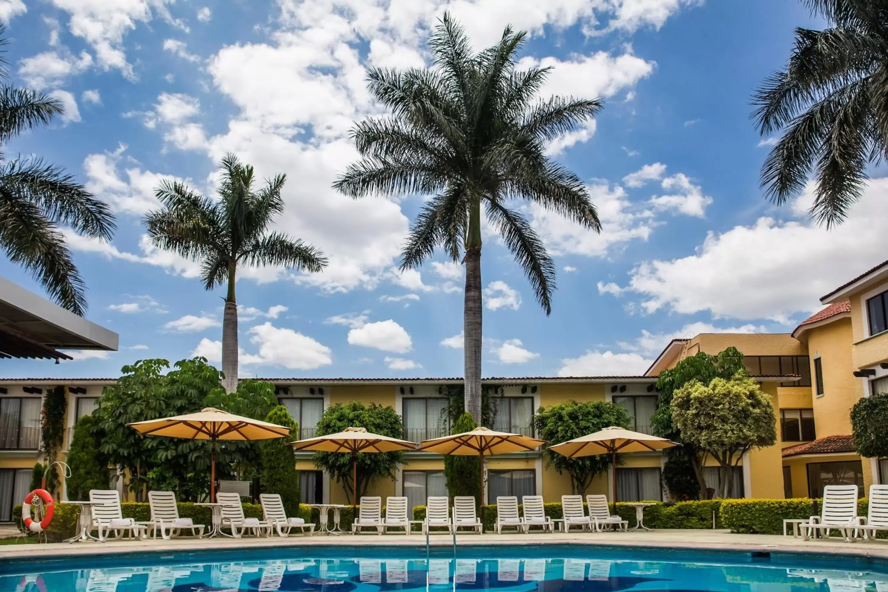 Swimming pool, Property Building in Fiesta Inn Oaxaca