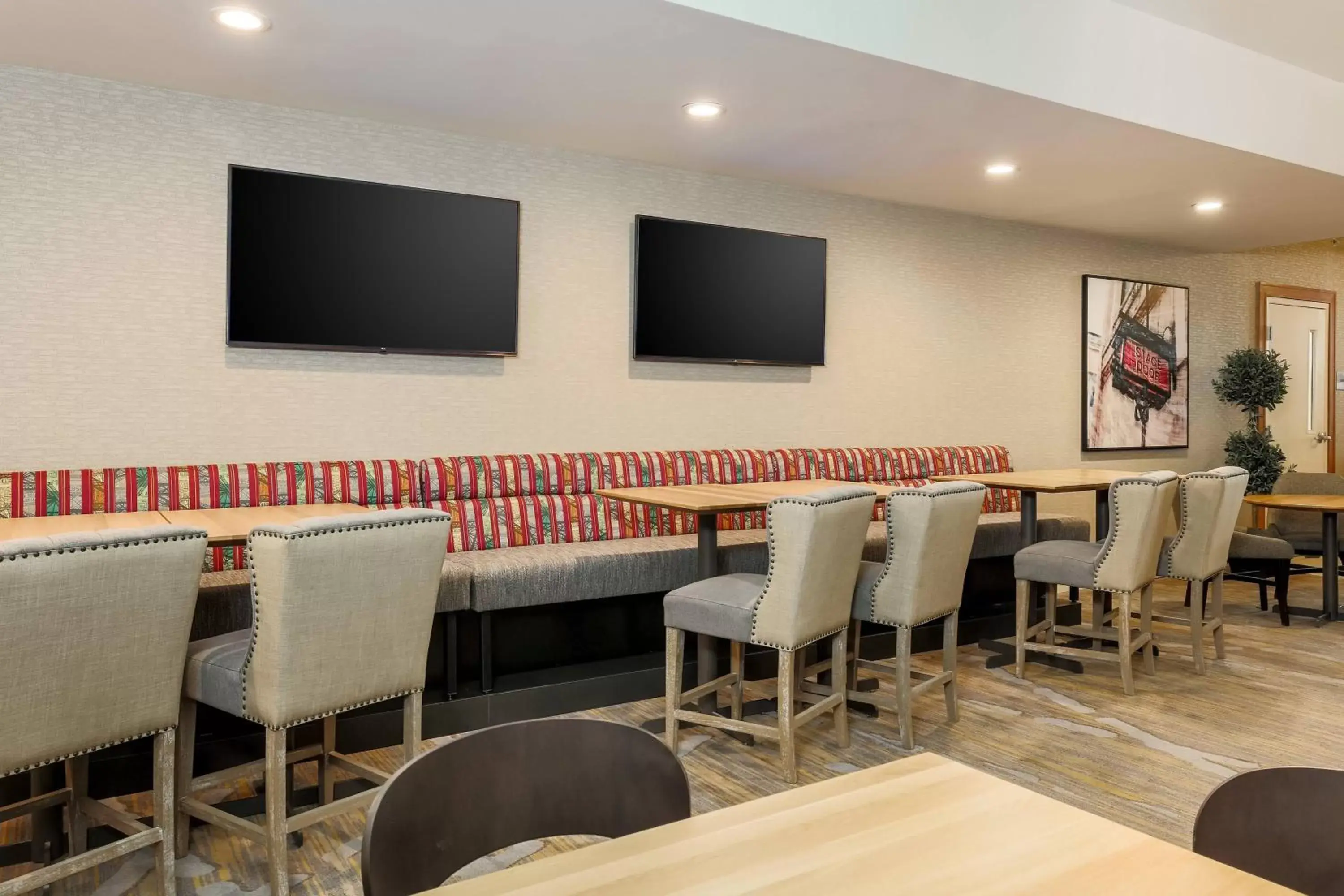Restaurant/Places to Eat in Courtyard by Marriott Pittsburgh Downtown