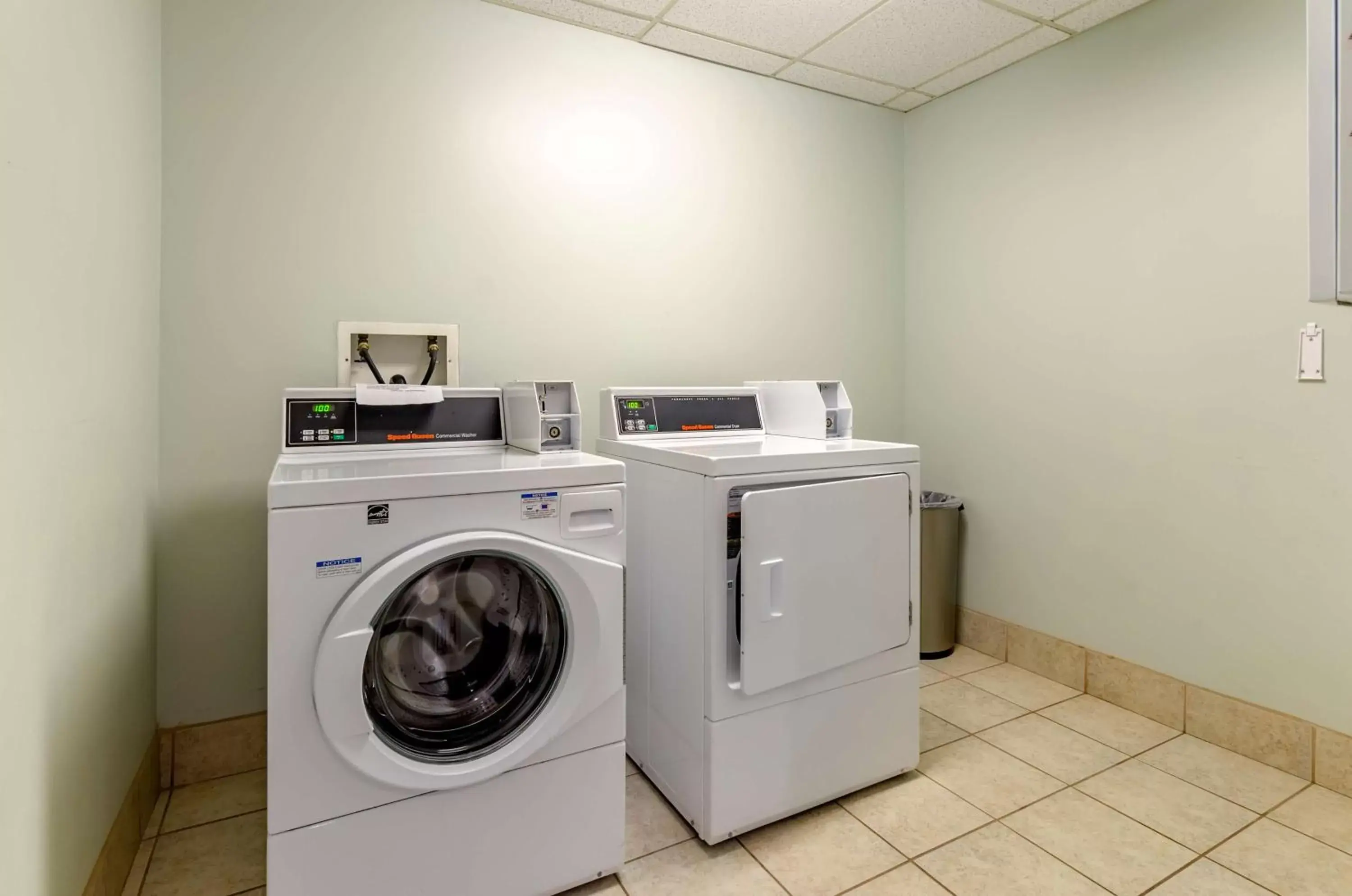 laundry, Kitchen/Kitchenette in Best Western Plus Inn at Hunt Ridge