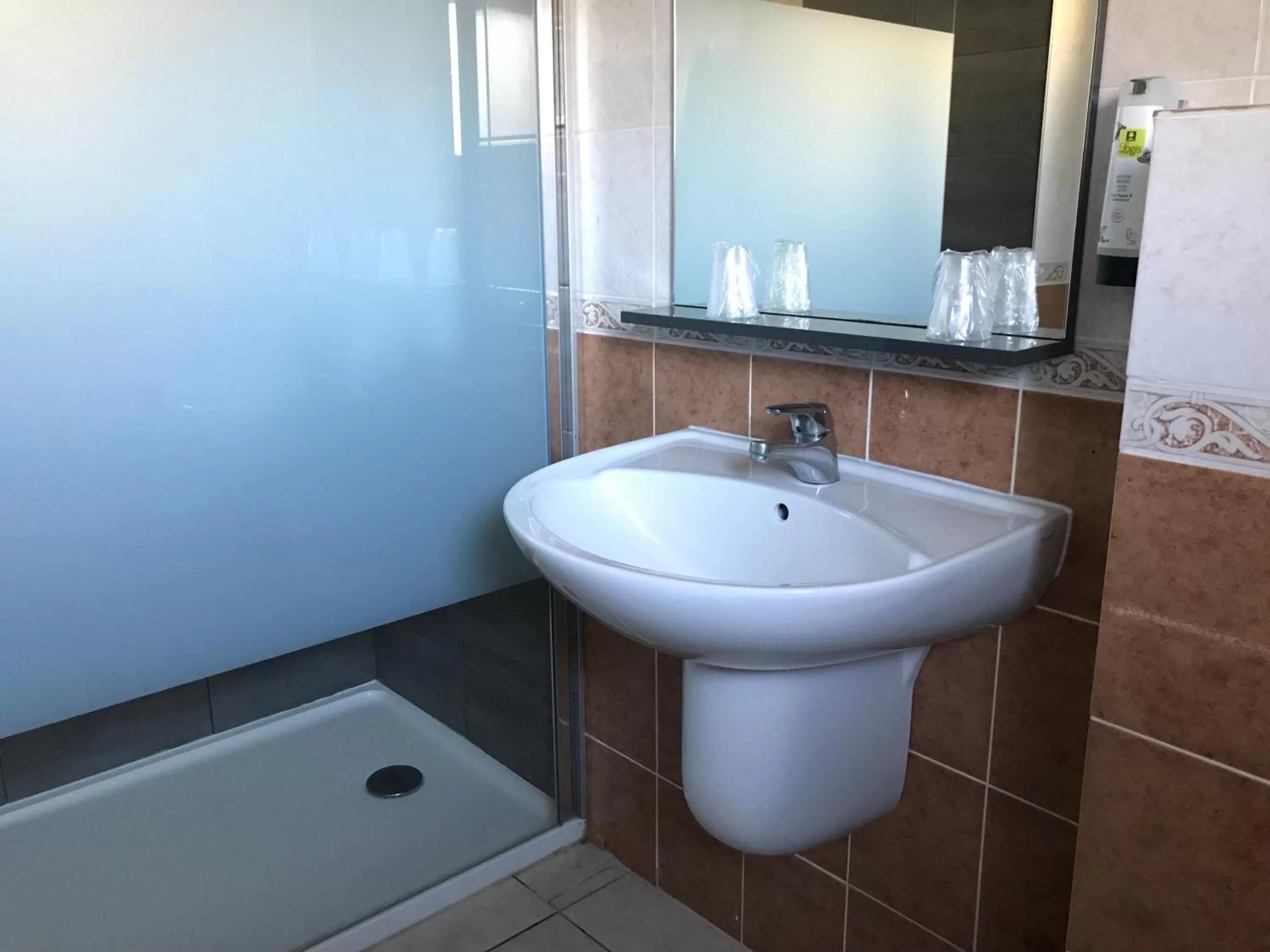 Logis - Hostellerie Le Chatel Nangis