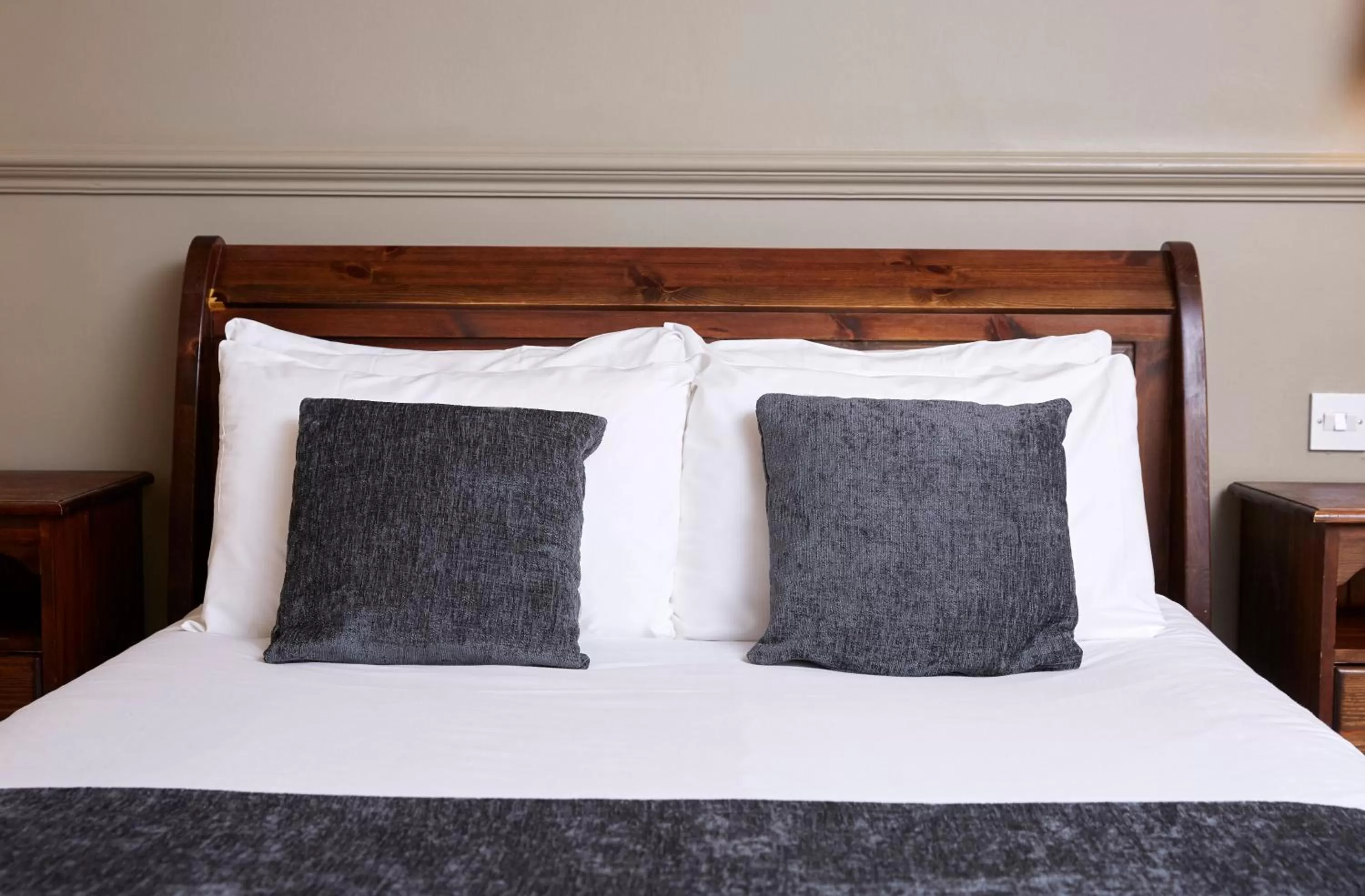 Bed in Dog House by Chef & Brewer Collection