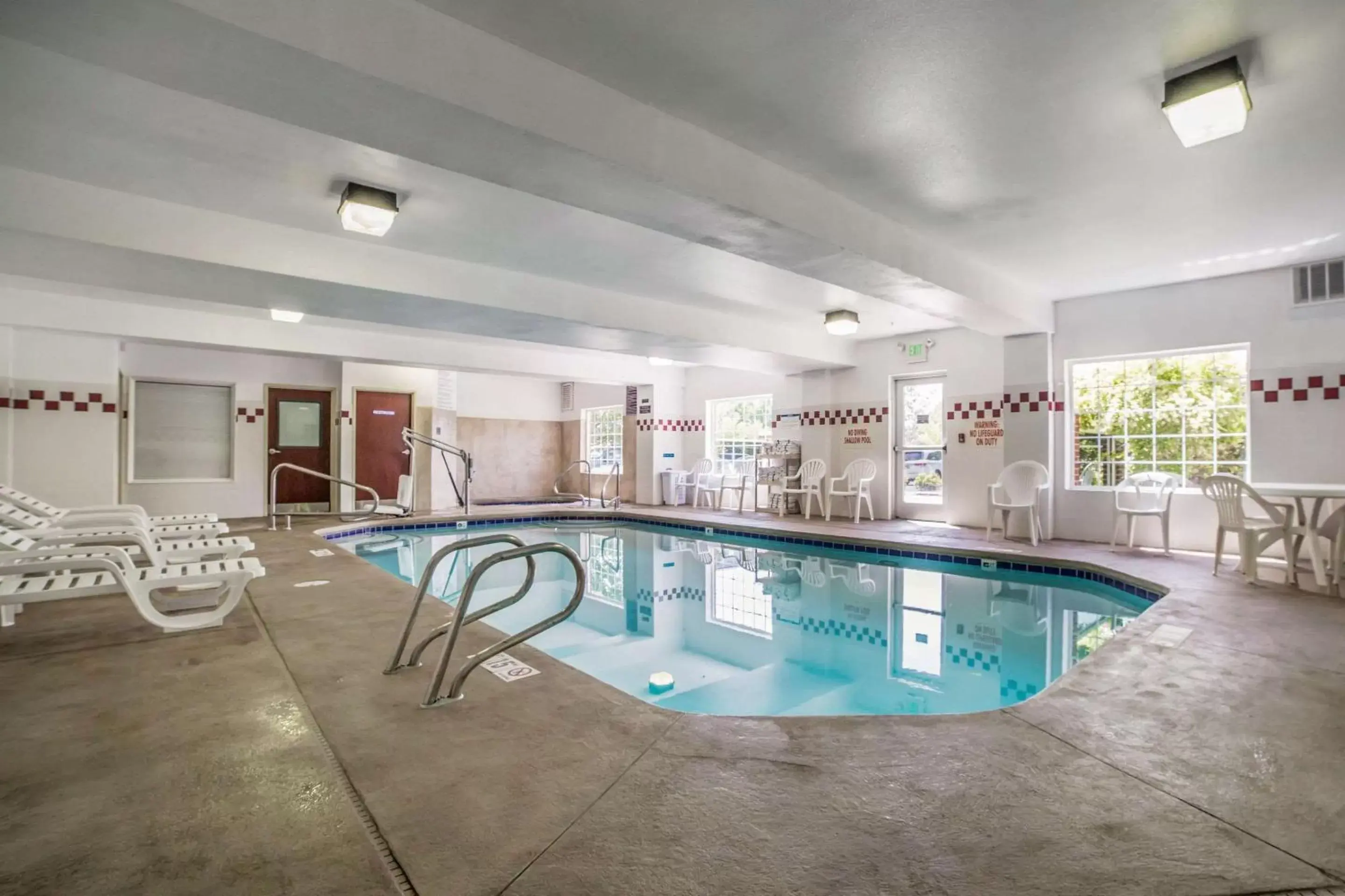 On site, Swimming Pool in Comfort Suites Airport Salt Lake City