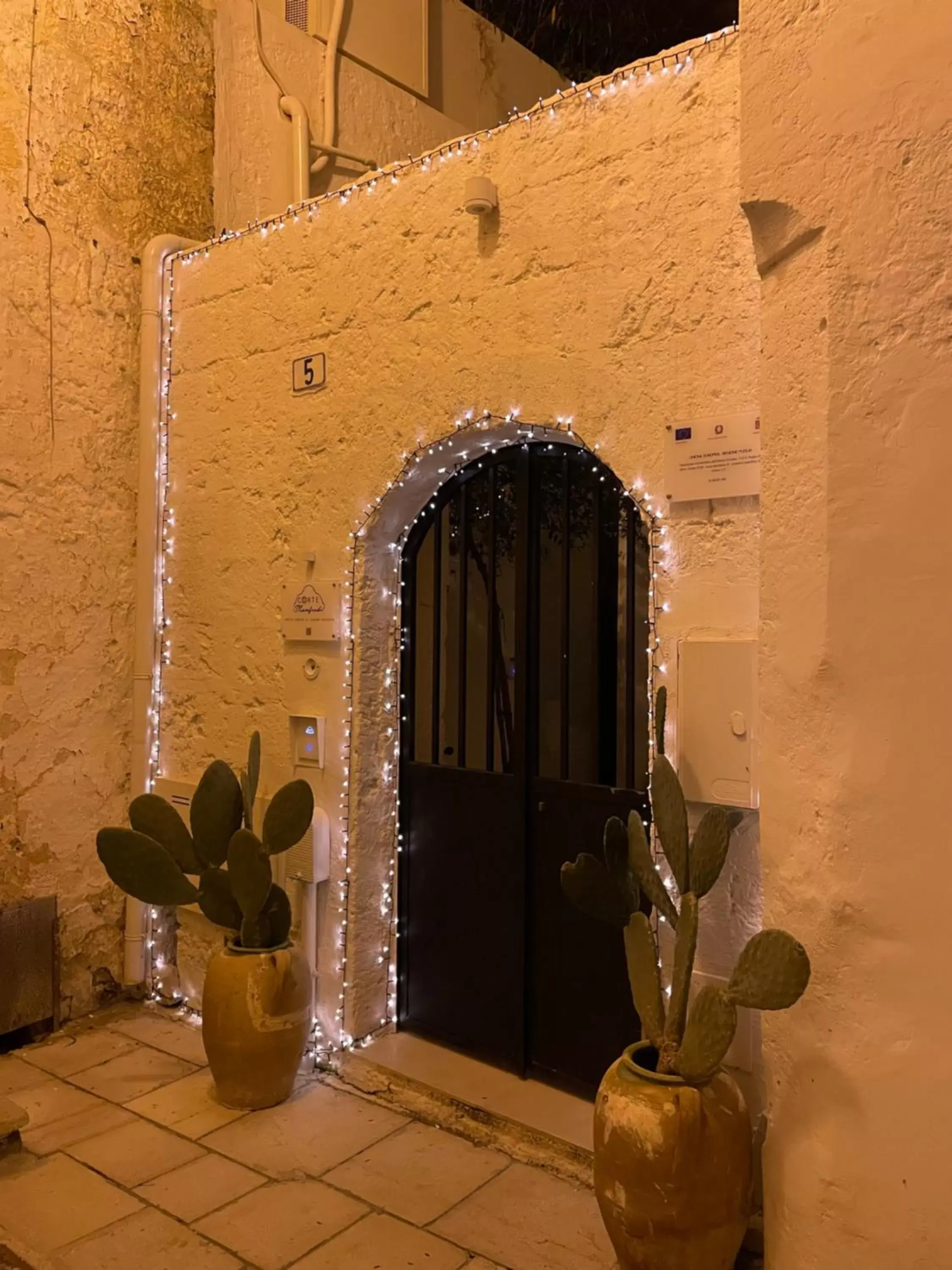 Facade/entrance in Corte Manfredi