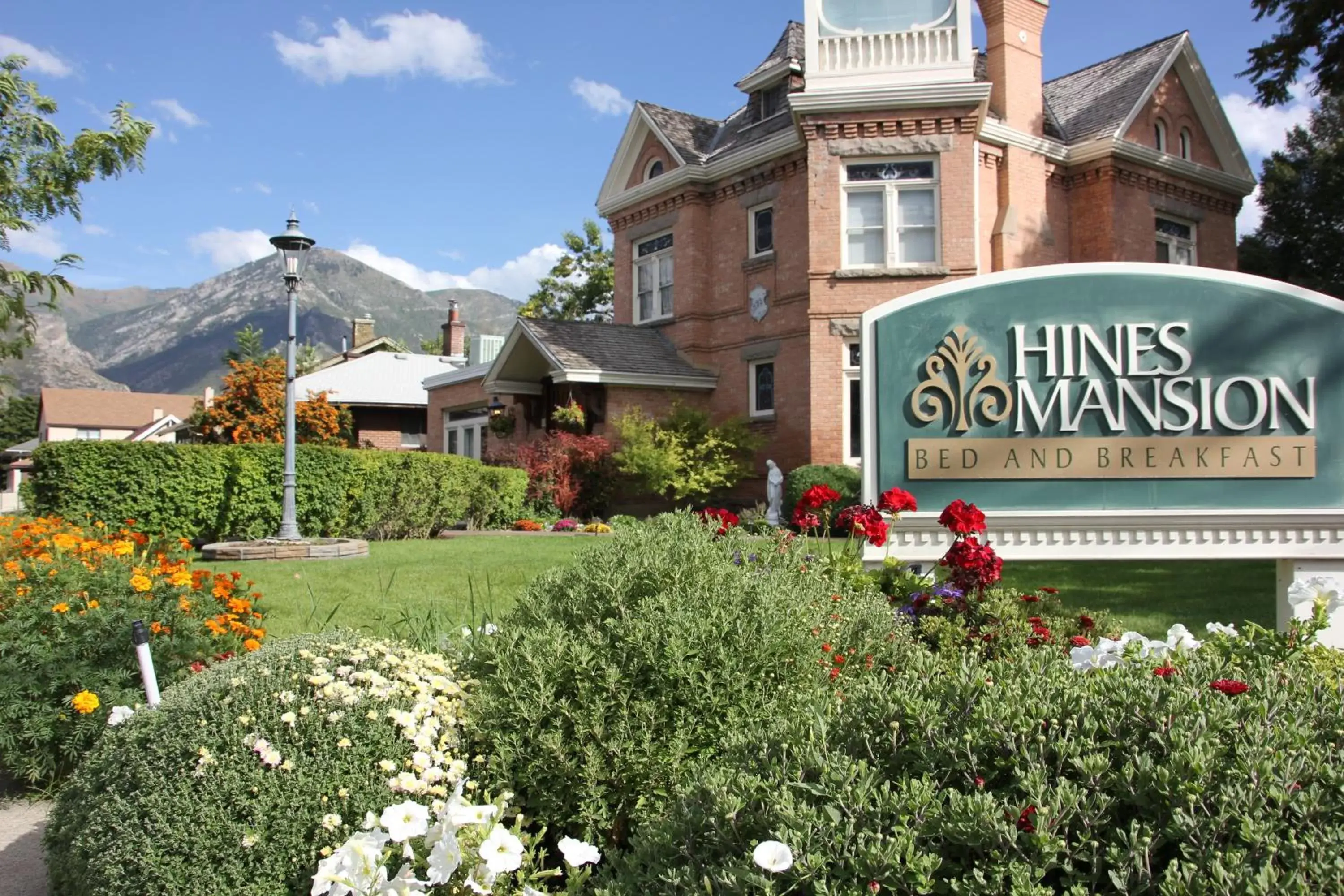 Facade/entrance, Property Building in Hines Mansion