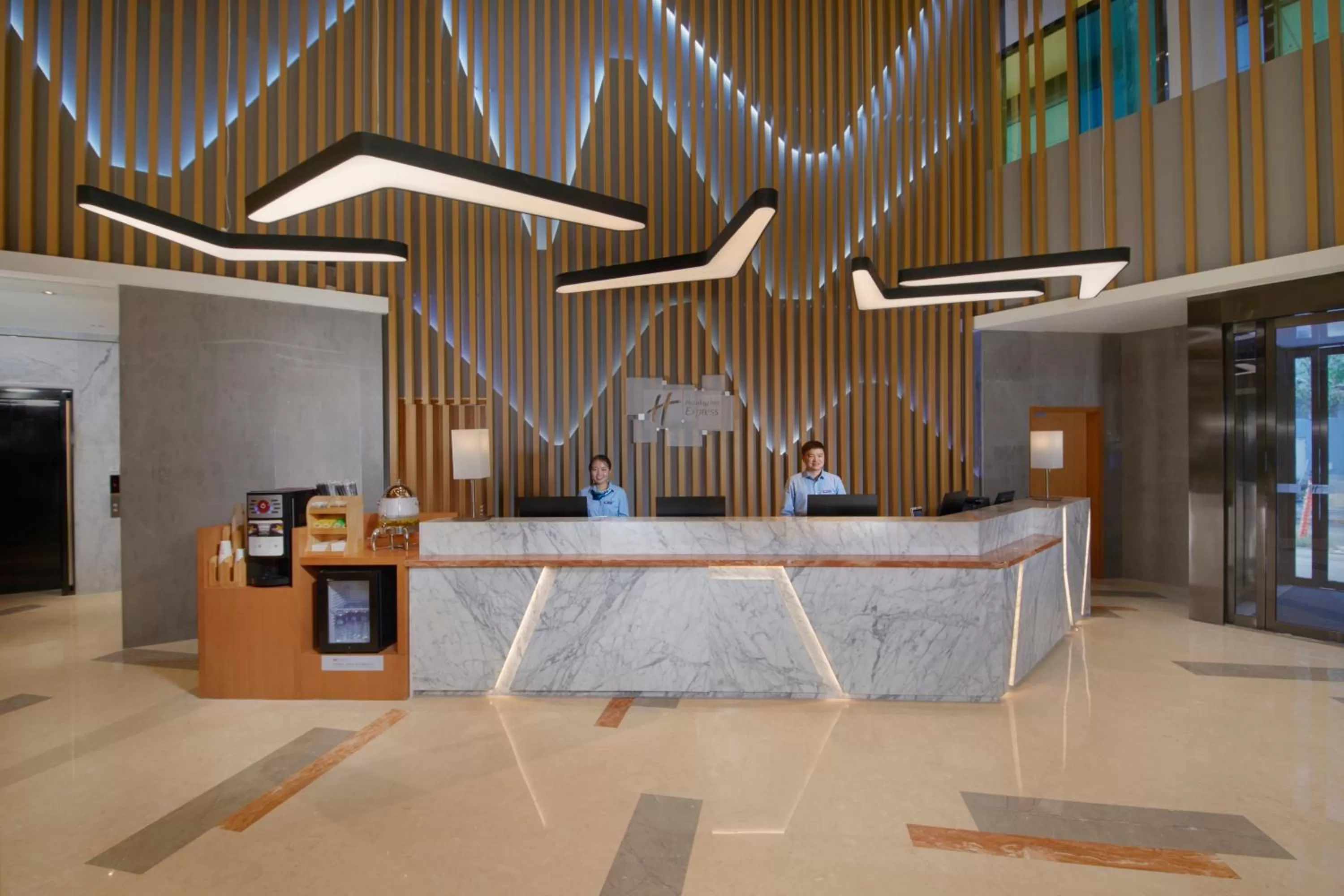Property building in Holiday Inn Express Zhengzhou Zhengdong by IHG