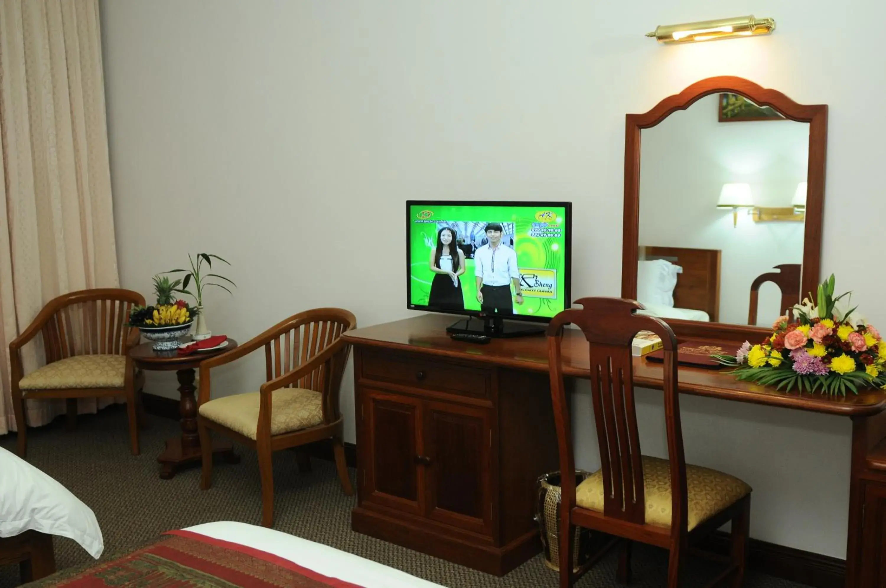 Bed, TV/Entertainment Center in City Angkor Hotel