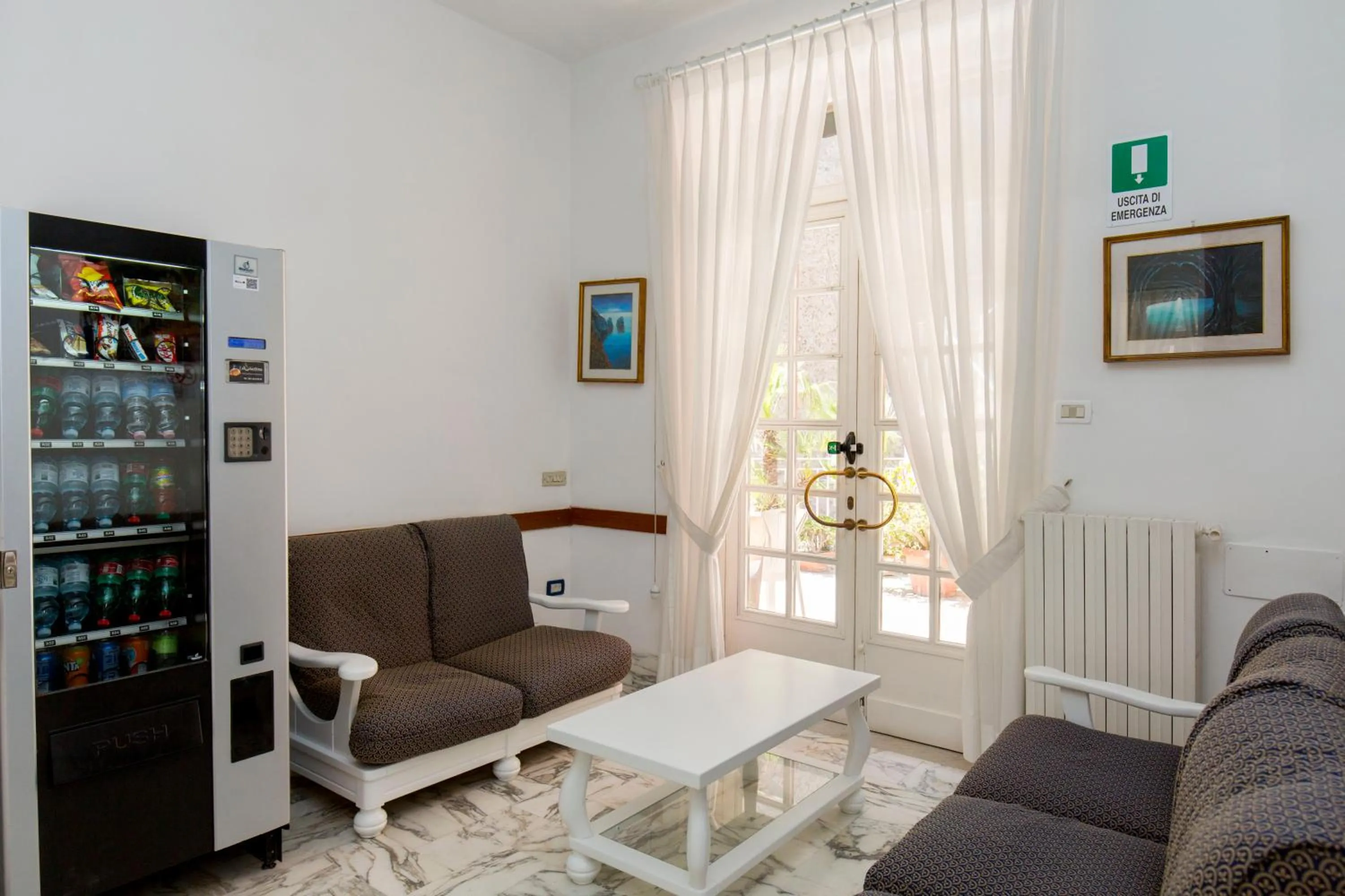 Lounge or bar in Hotel Il Faro