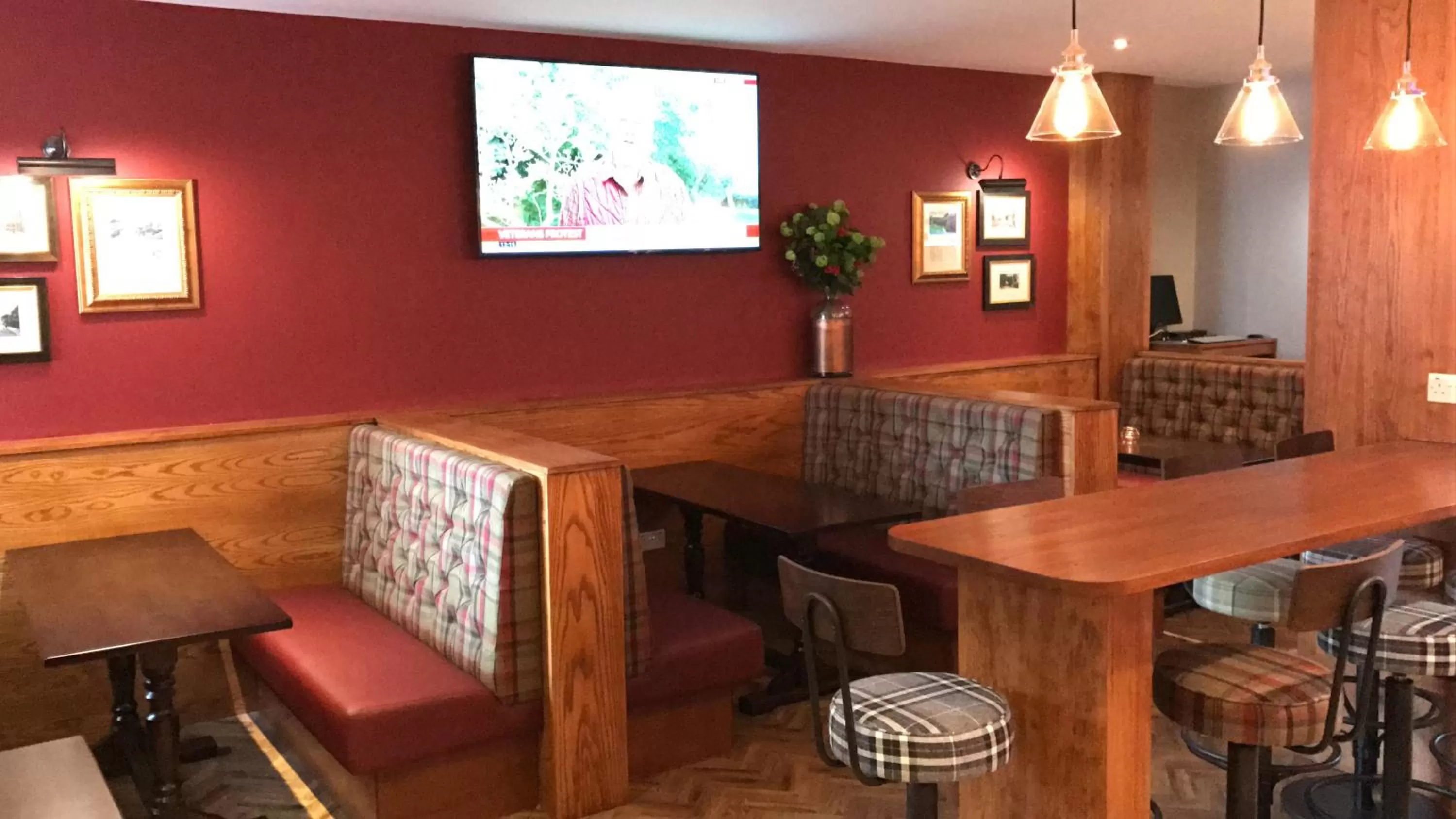 Lounge or bar in 19th Hole Hotel, Carnoustie