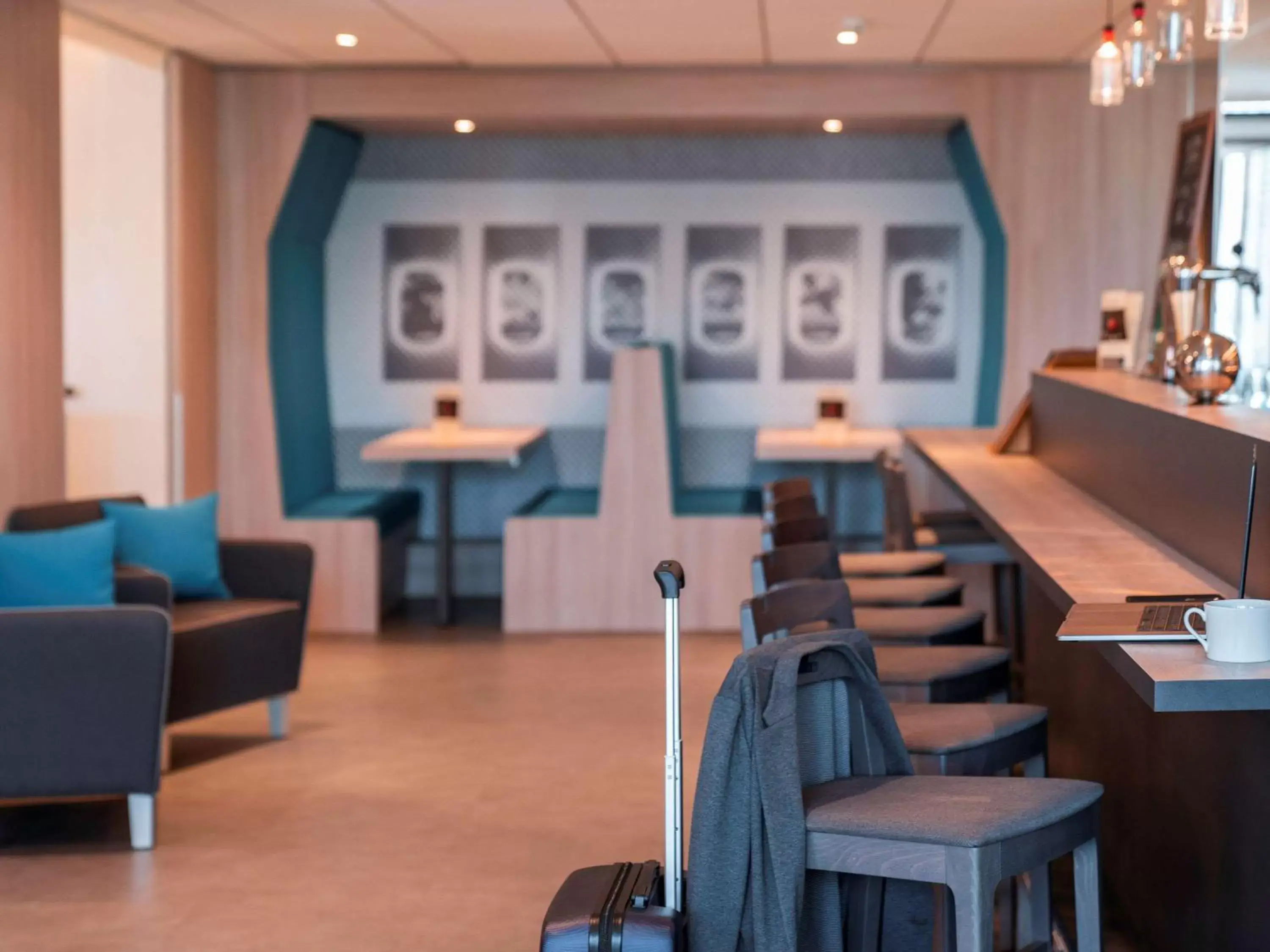 Lounge or bar, Lounge/Bar in ibis Styles Beauvais