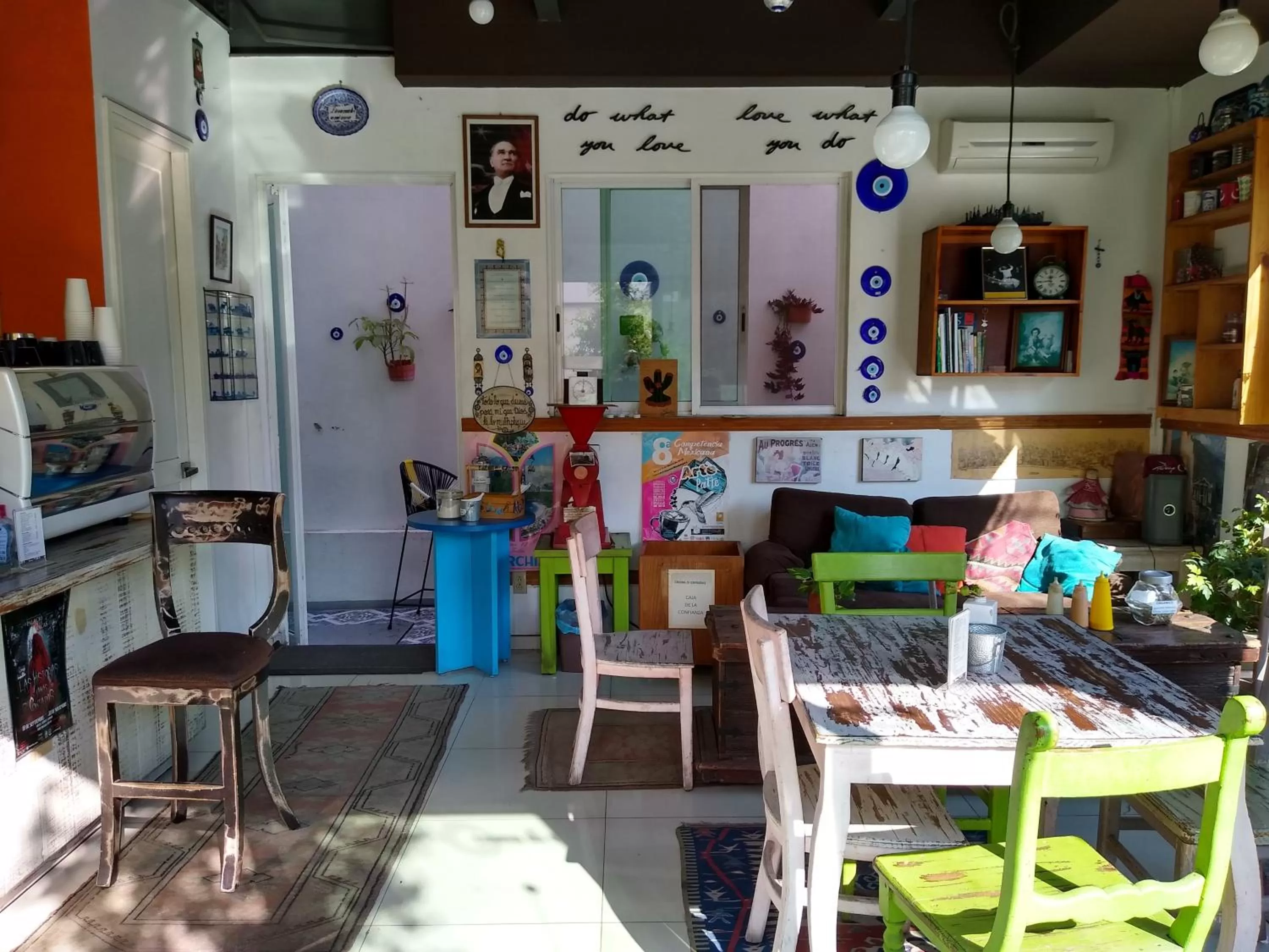 Restaurant/places to eat in Suites Chapultepec