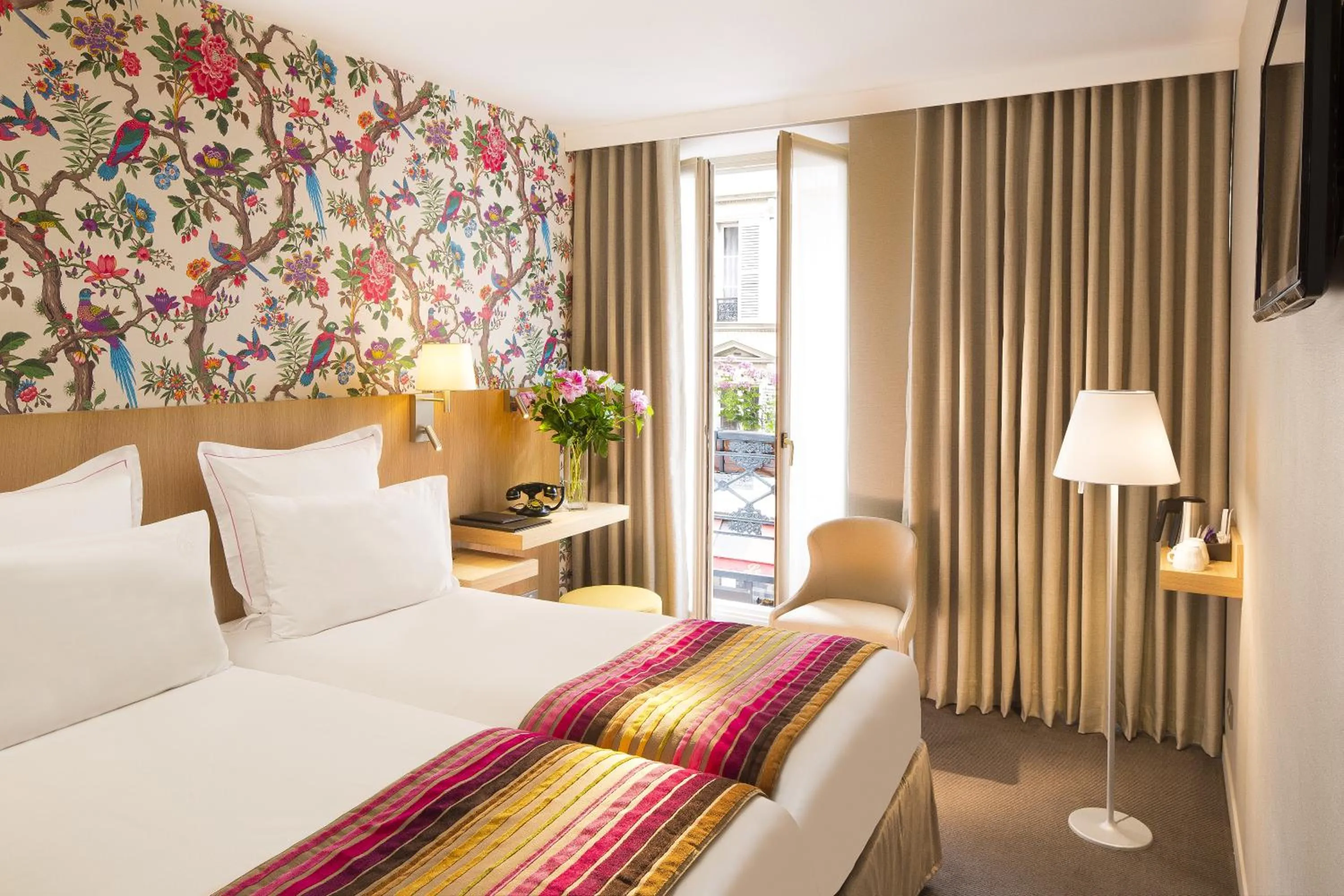 Bedroom, Bed in Hôtel Cordelia Opéra-Madeleine