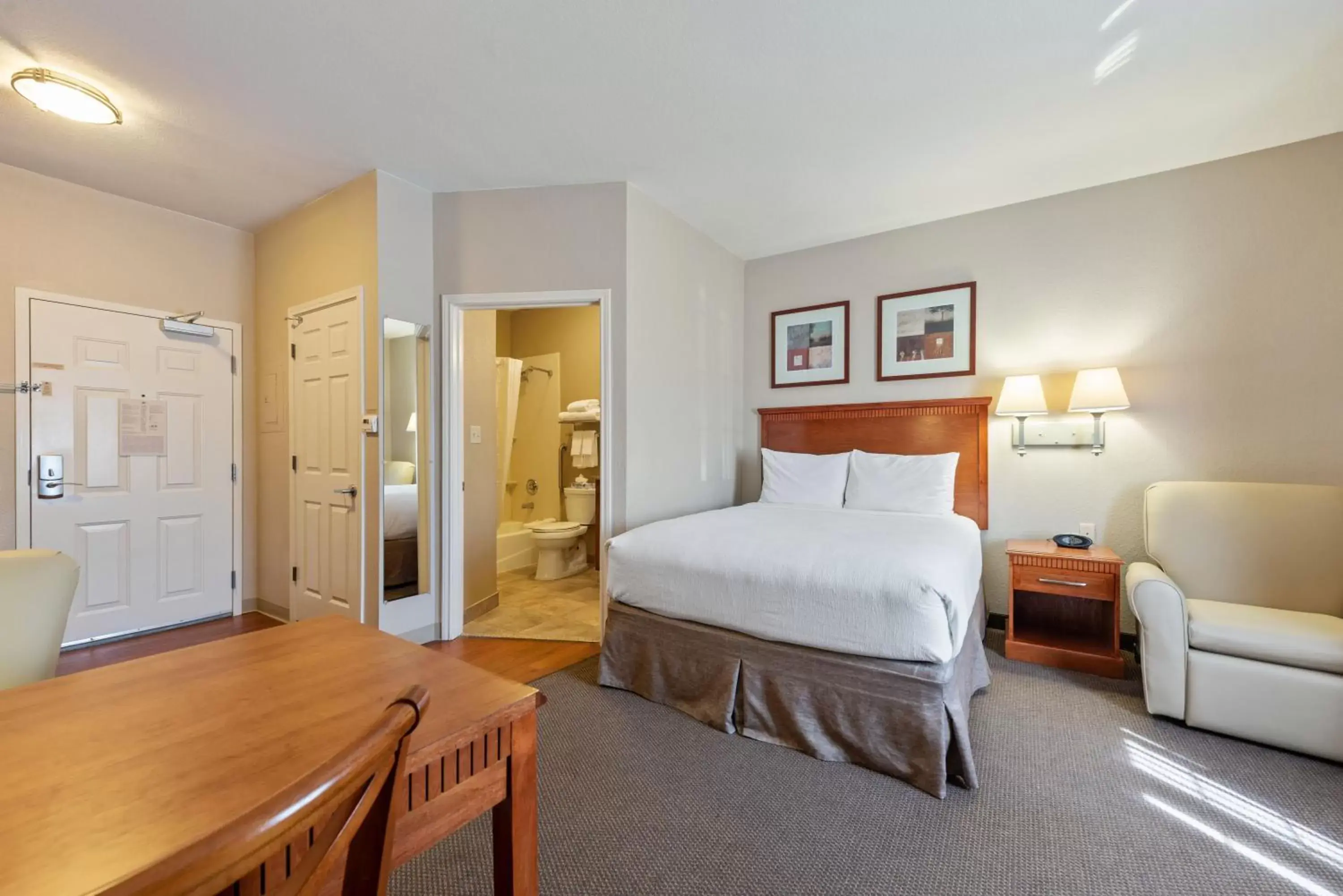 Bed in Extended Stay America Suites - San Antonio - North