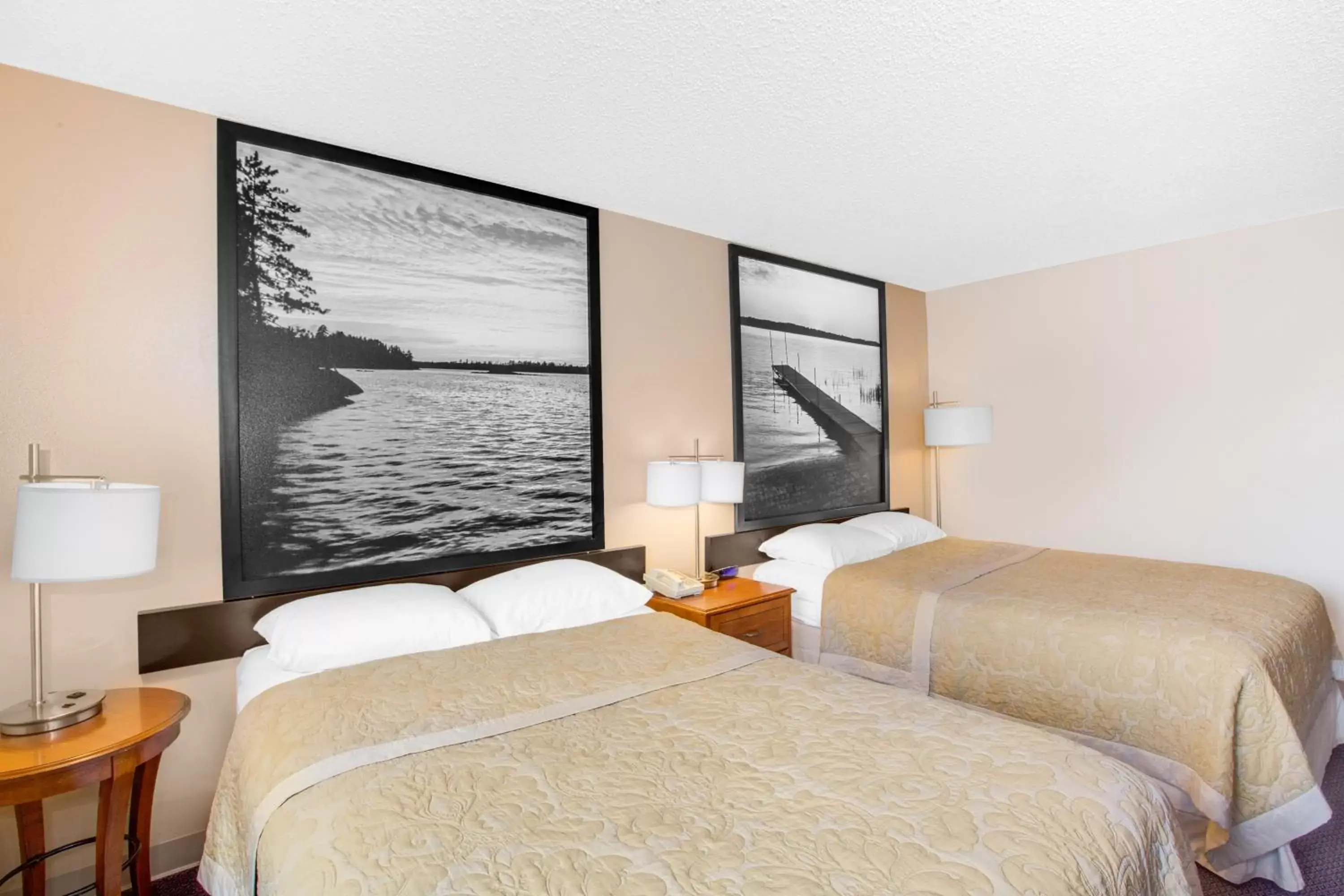 Bed in Super 8 by Wyndham Clear Lake Bed in Super 8 by Wyndham Clear Lake