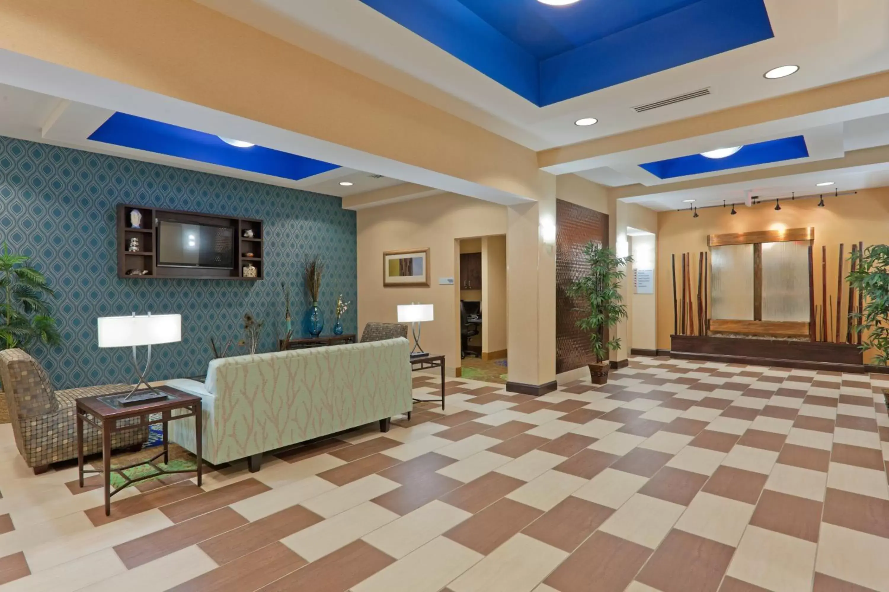 Lobby or reception, Lobby/Reception in Holiday Inn Express Columbia, an IHG Hotel