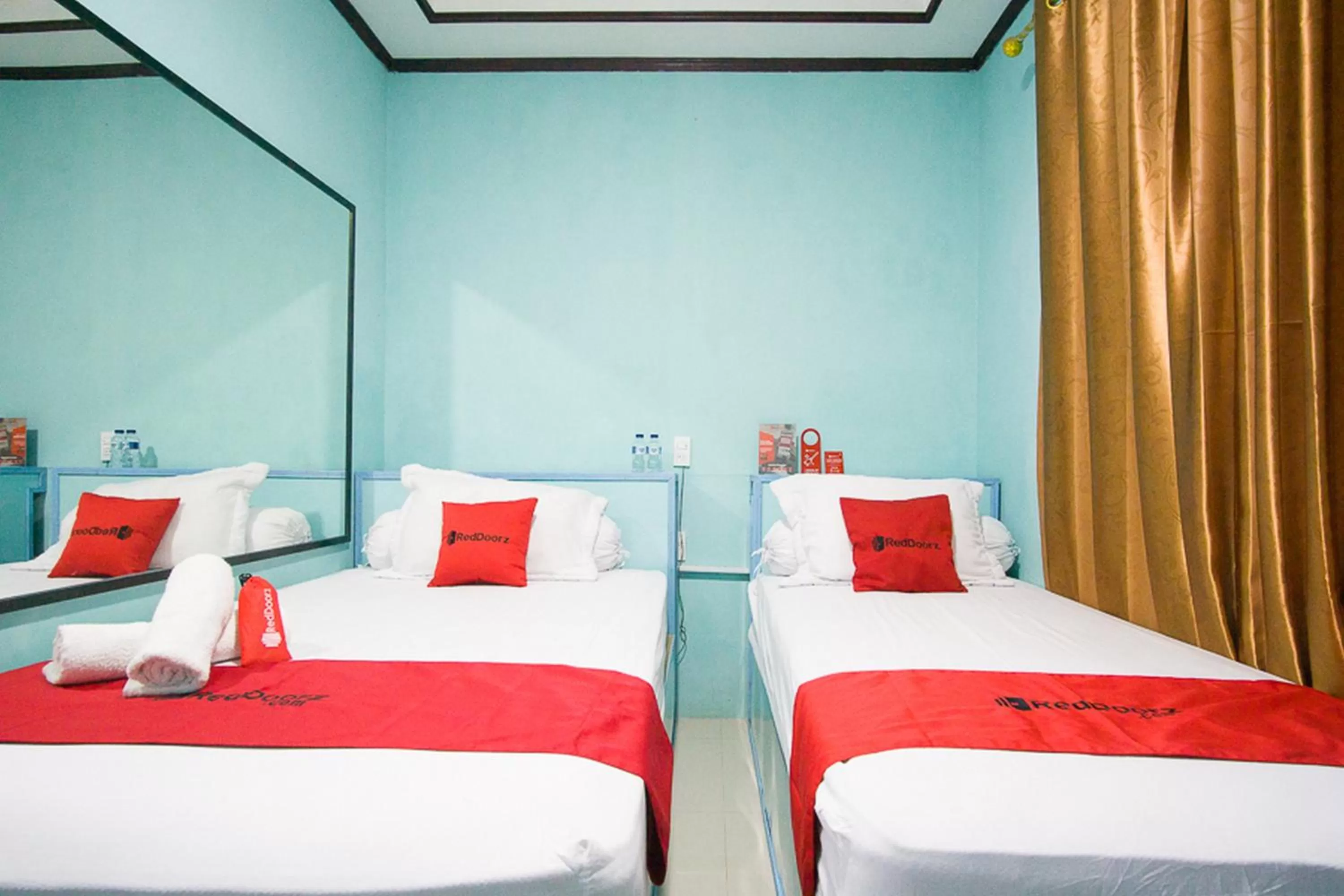 Bed in RedDoorz near Mikie Holiday Funland Berastagi