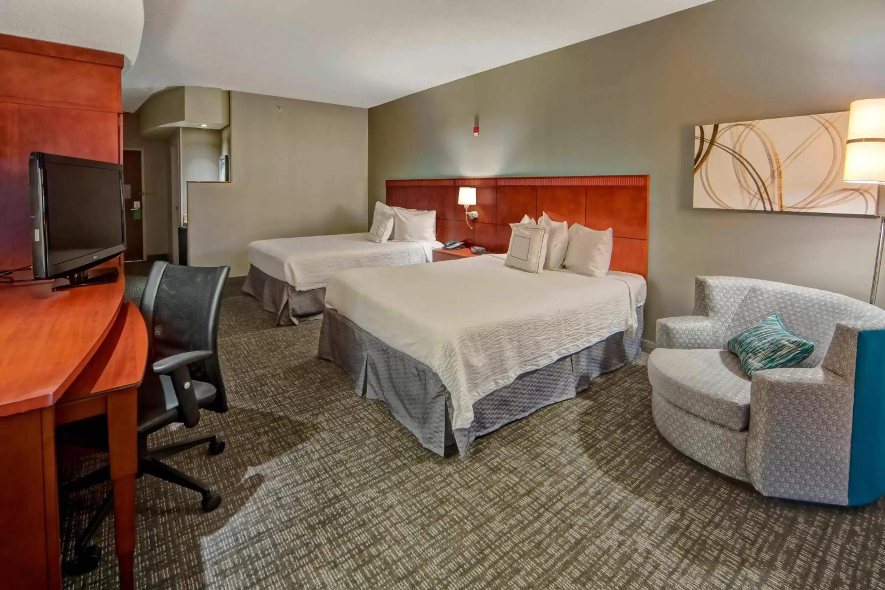 Photo of the whole room, Bed in Courtyard by Marriott Memphis Southaven