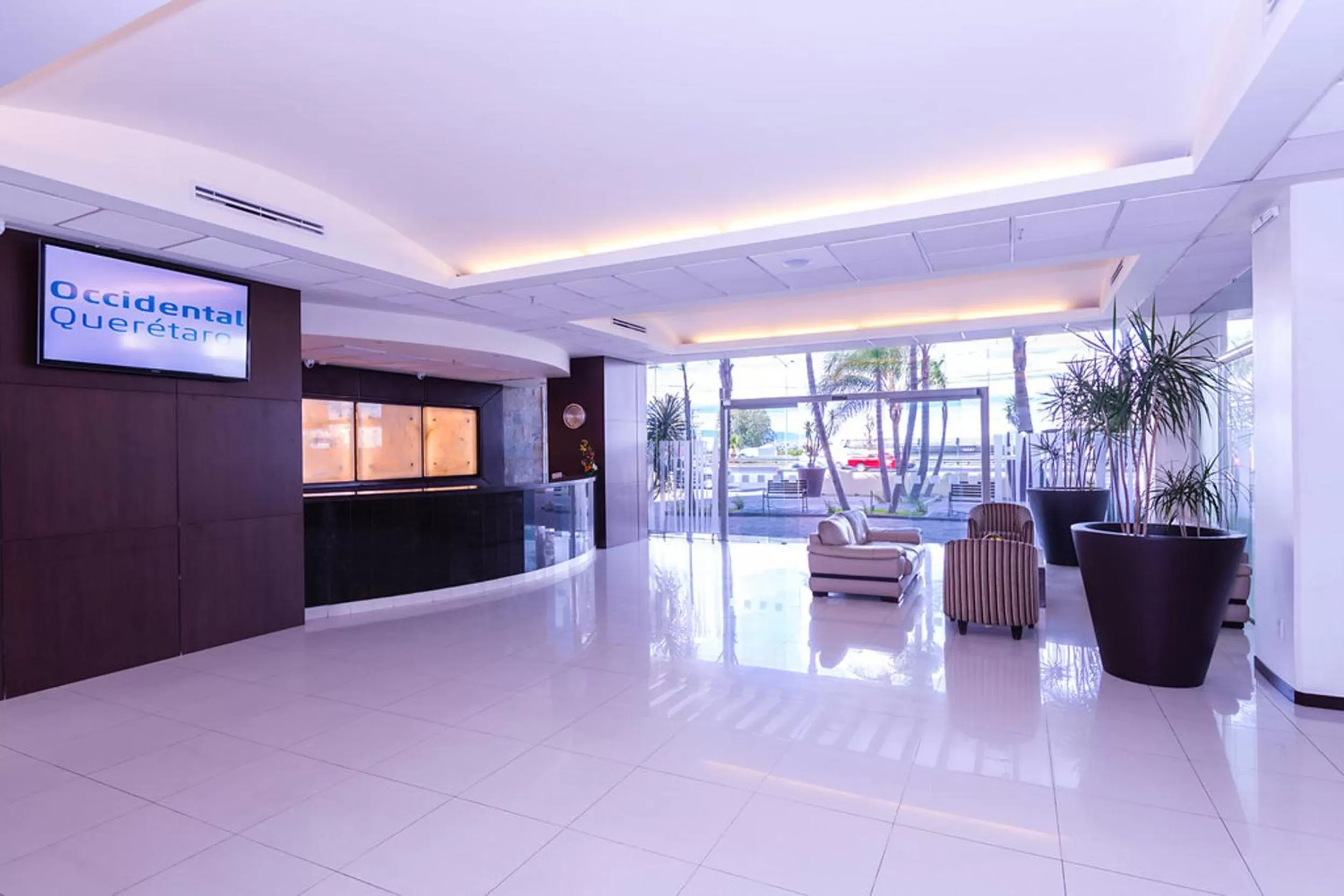 Lobby or reception in Crown Victoria Hotel