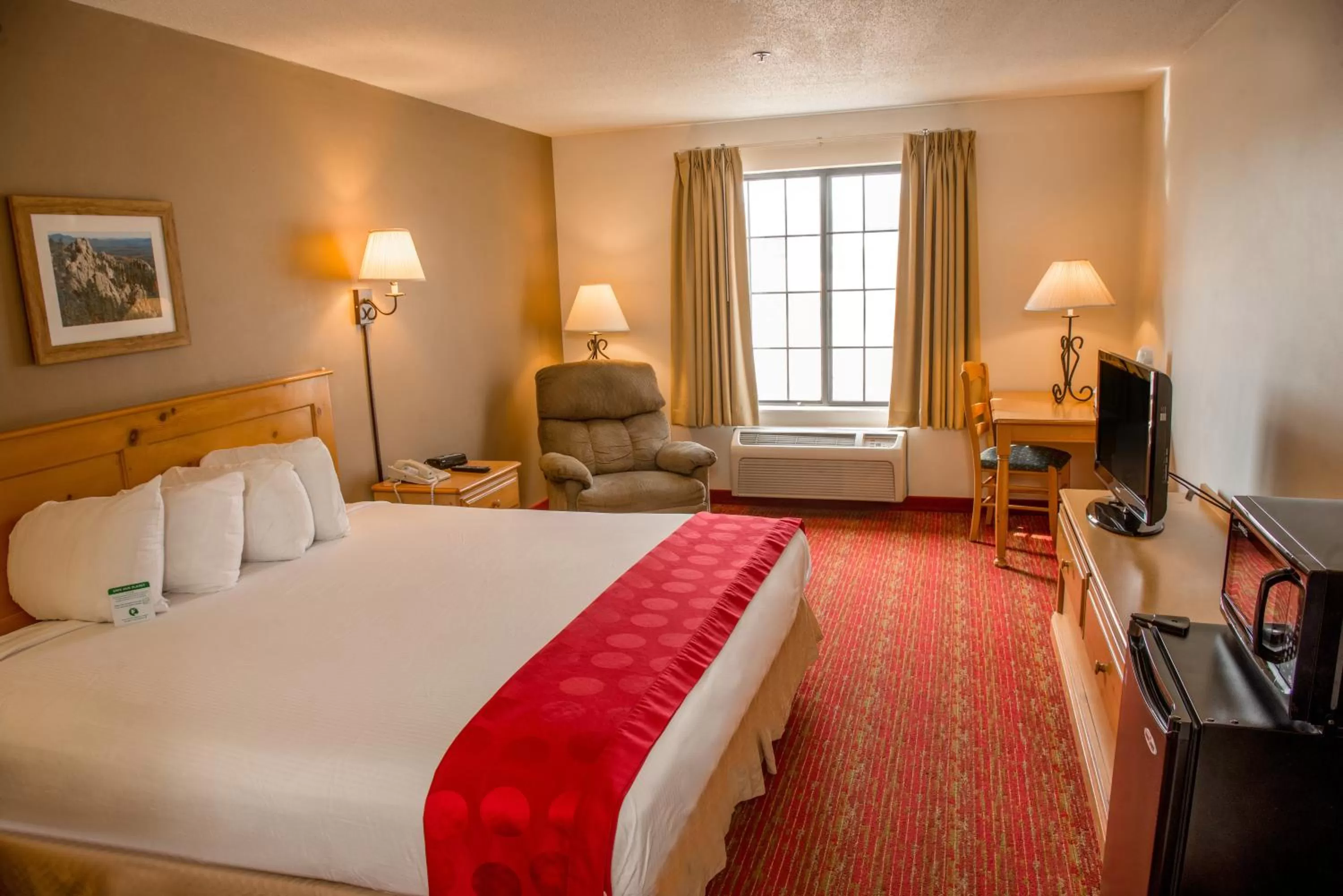 Bed in Summerset Hotel and Suites Rapid City West