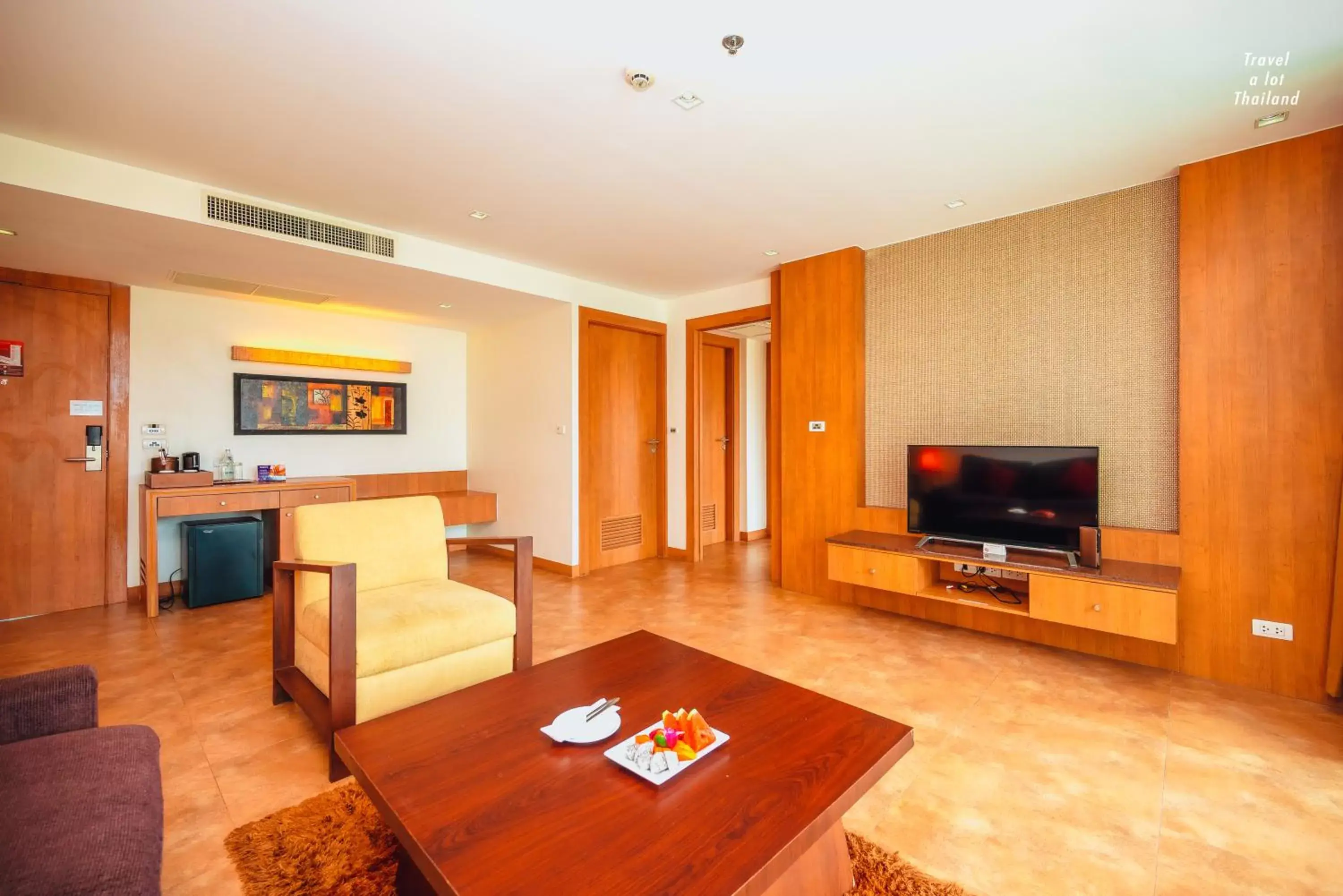 Living room, TV/Entertainment Center in Centara Nova Hotel and Spa Pattaya