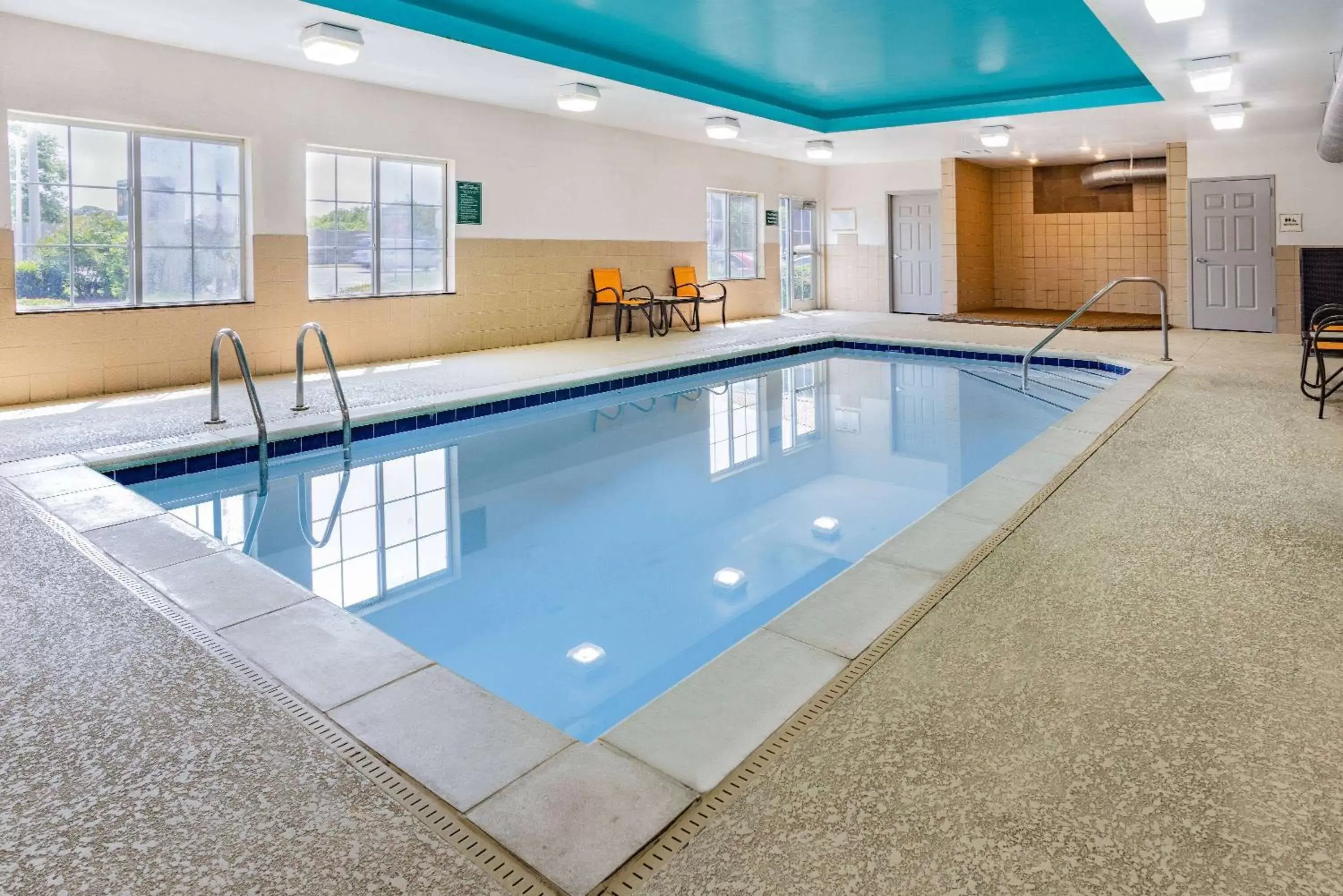 Pool view, Swimming Pool in La Quinta by Wyndham Norfolk Airport