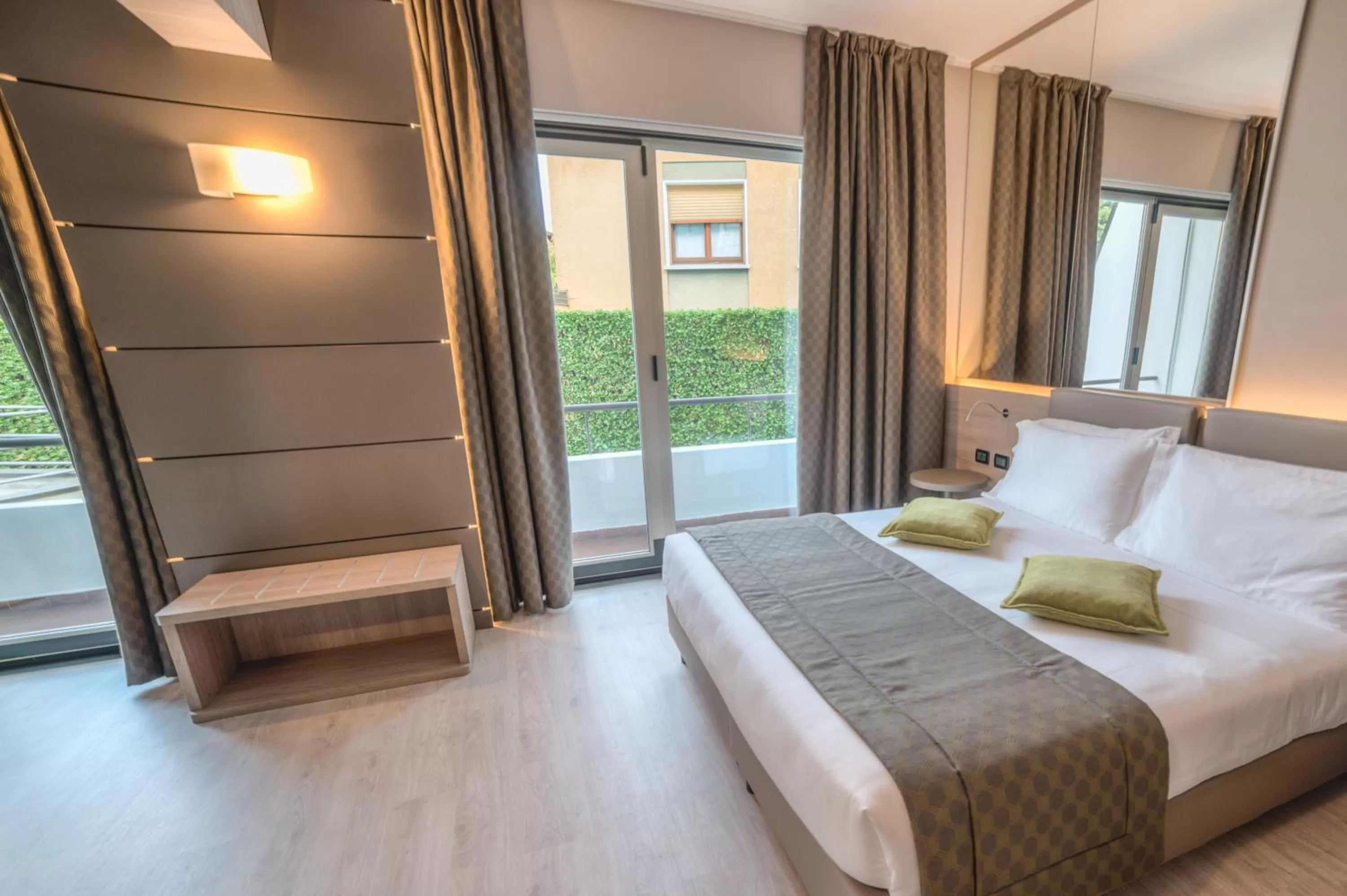 Bed in Cardano Hotel Malpensa