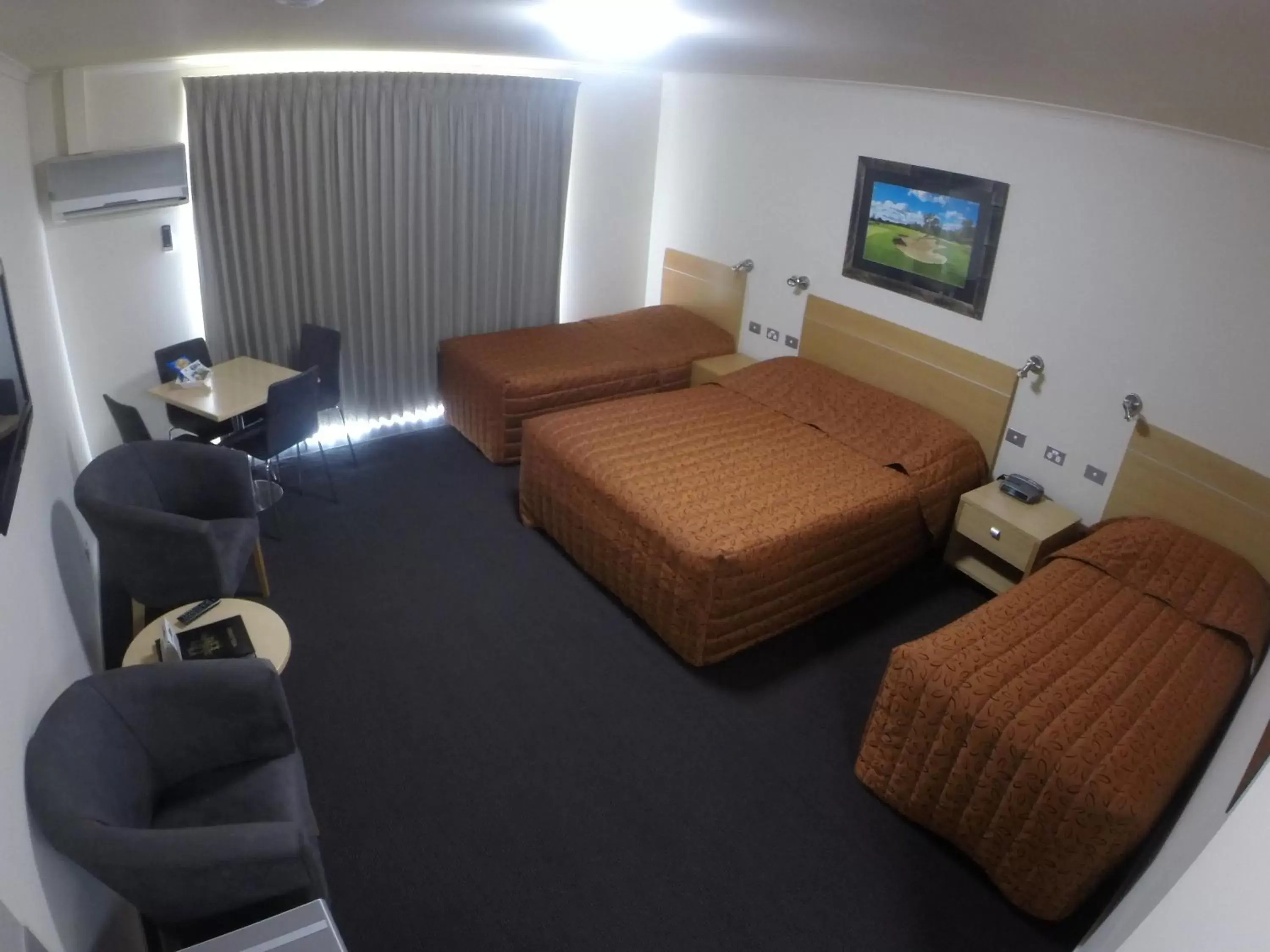 Photo of the whole room, Bed in Comfort Inn Clubarham