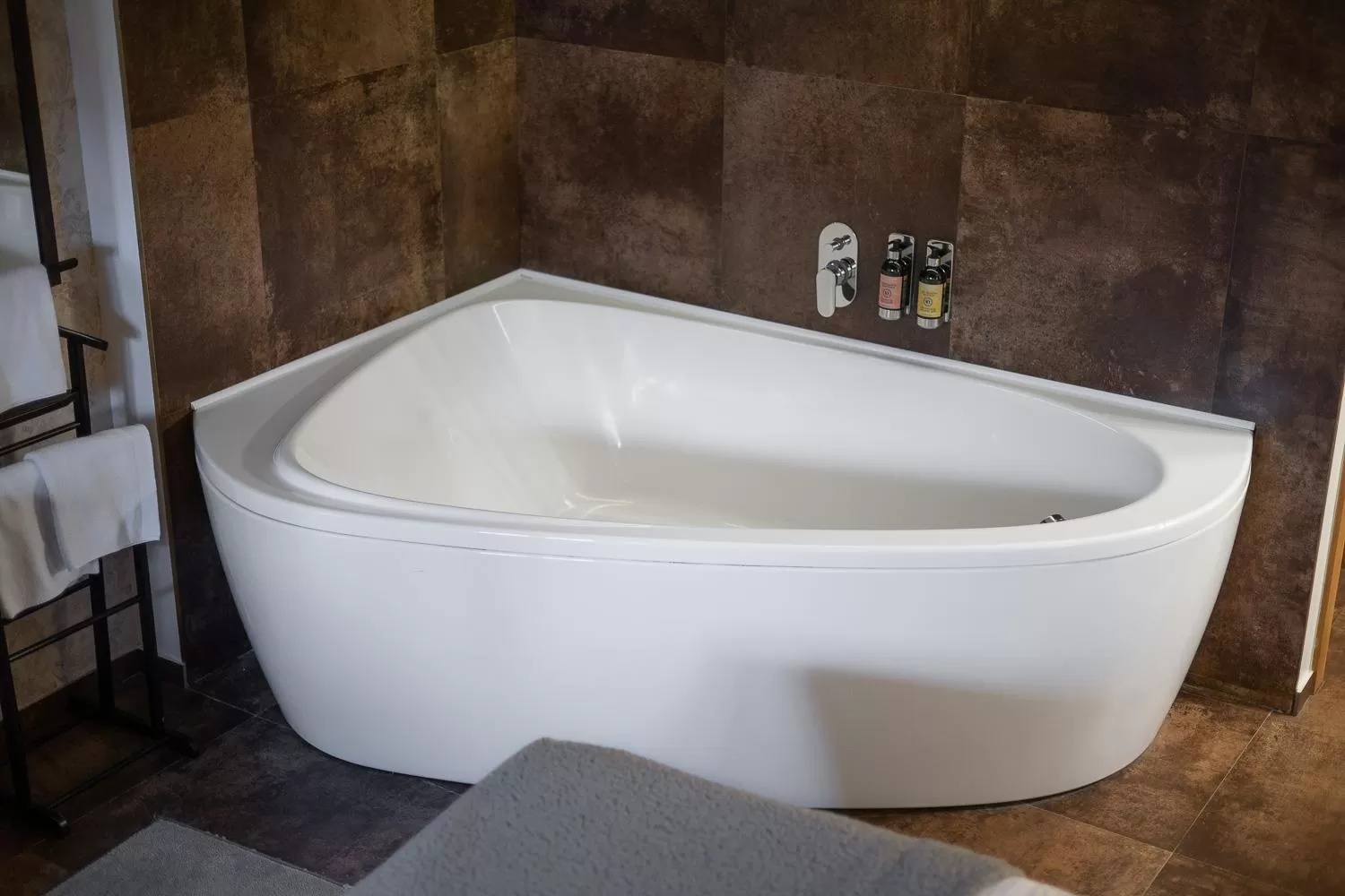 Bath in Pytloun Chateau Hotel Ctěnice