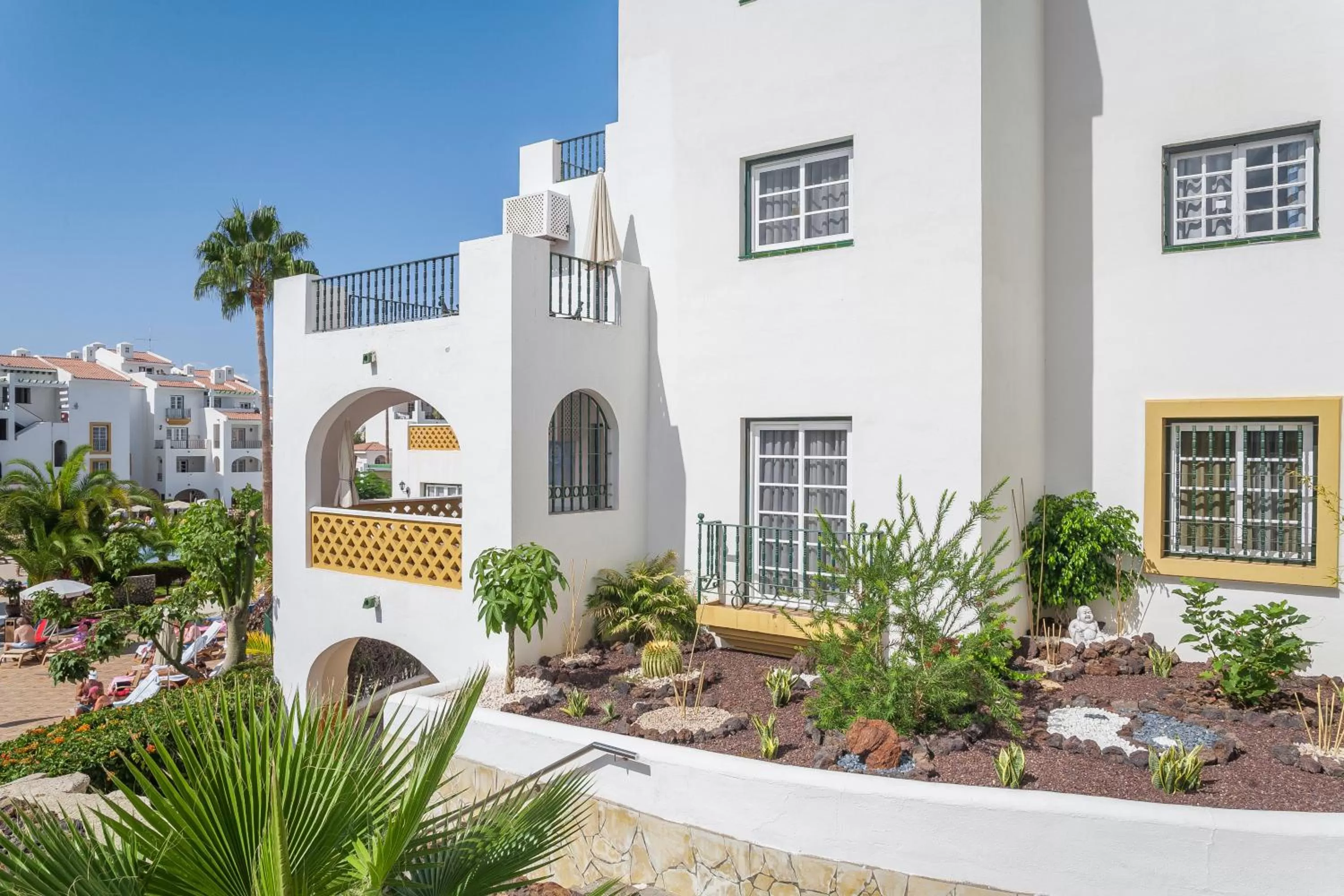 Property building in Sunset Harbour Club