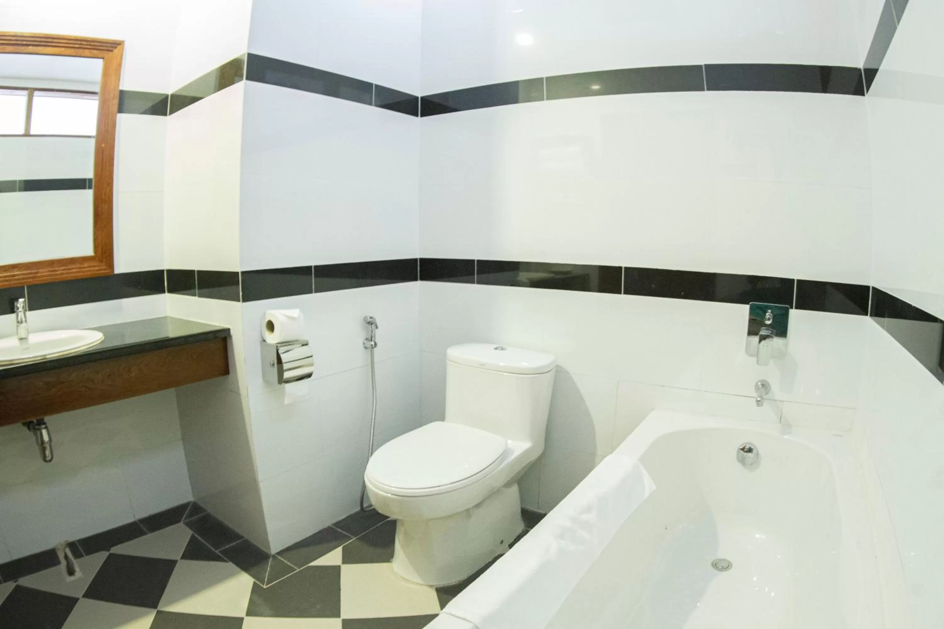 Bathroom in Kampong Thom Palace Hotel