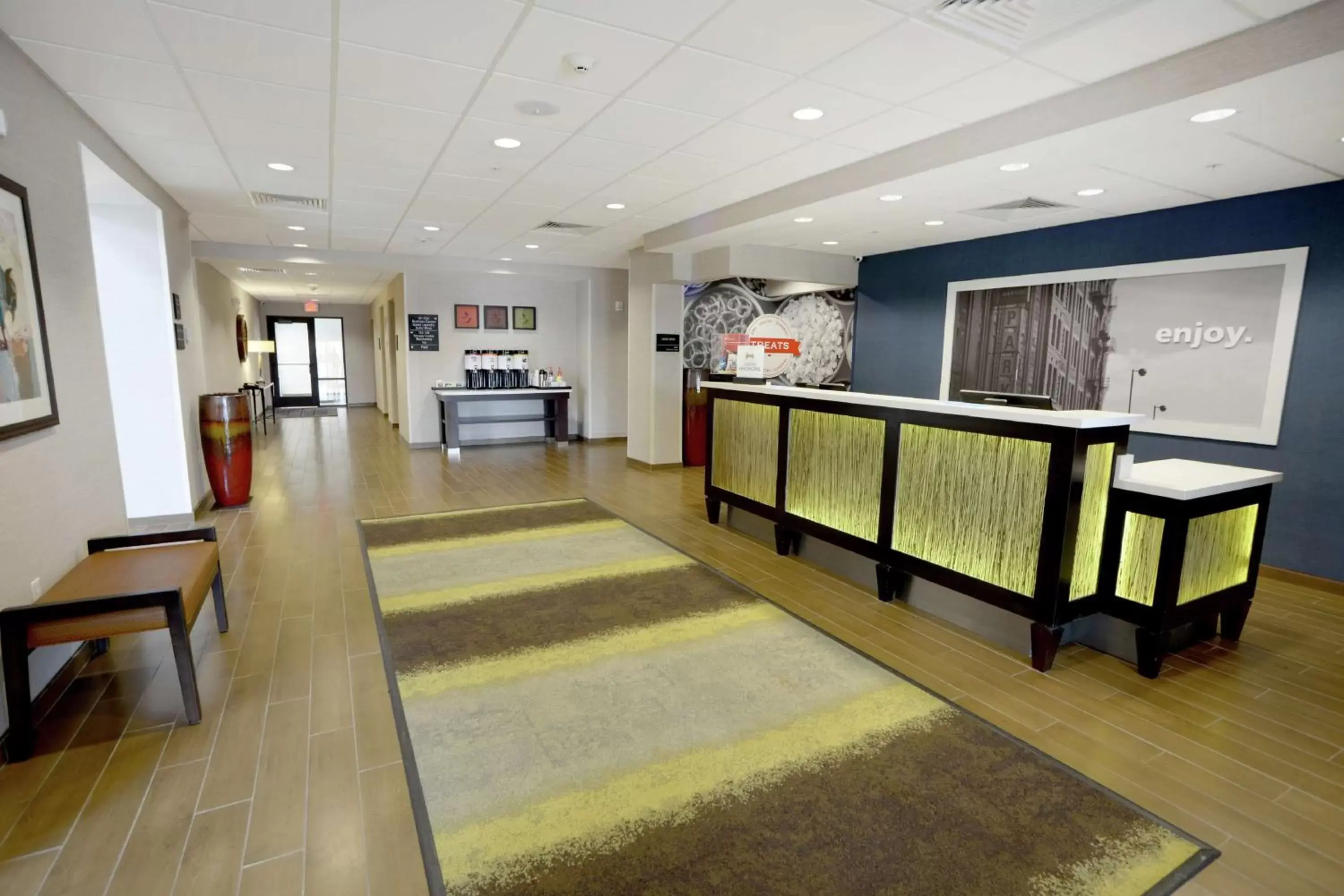Lobby or reception, Bed in Hampton Inn & Suites Ponca City Lobby or reception, Bed in Hampton Inn & Suites Ponca City
