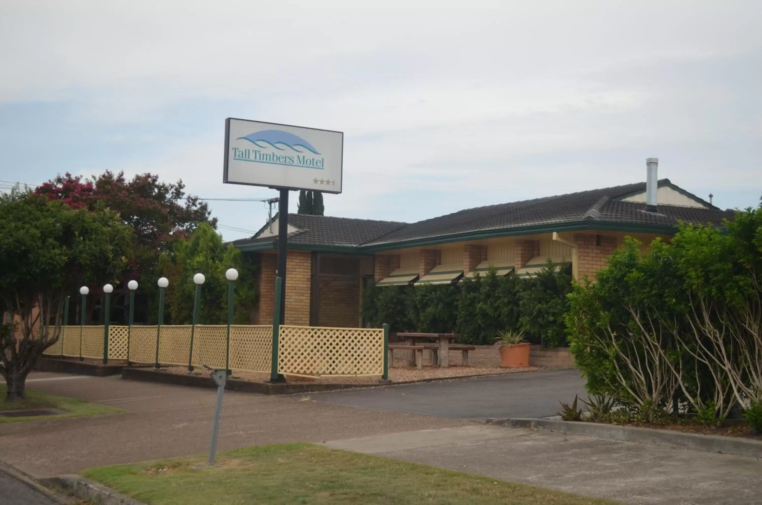 Property Building in Tall Timbers Motel