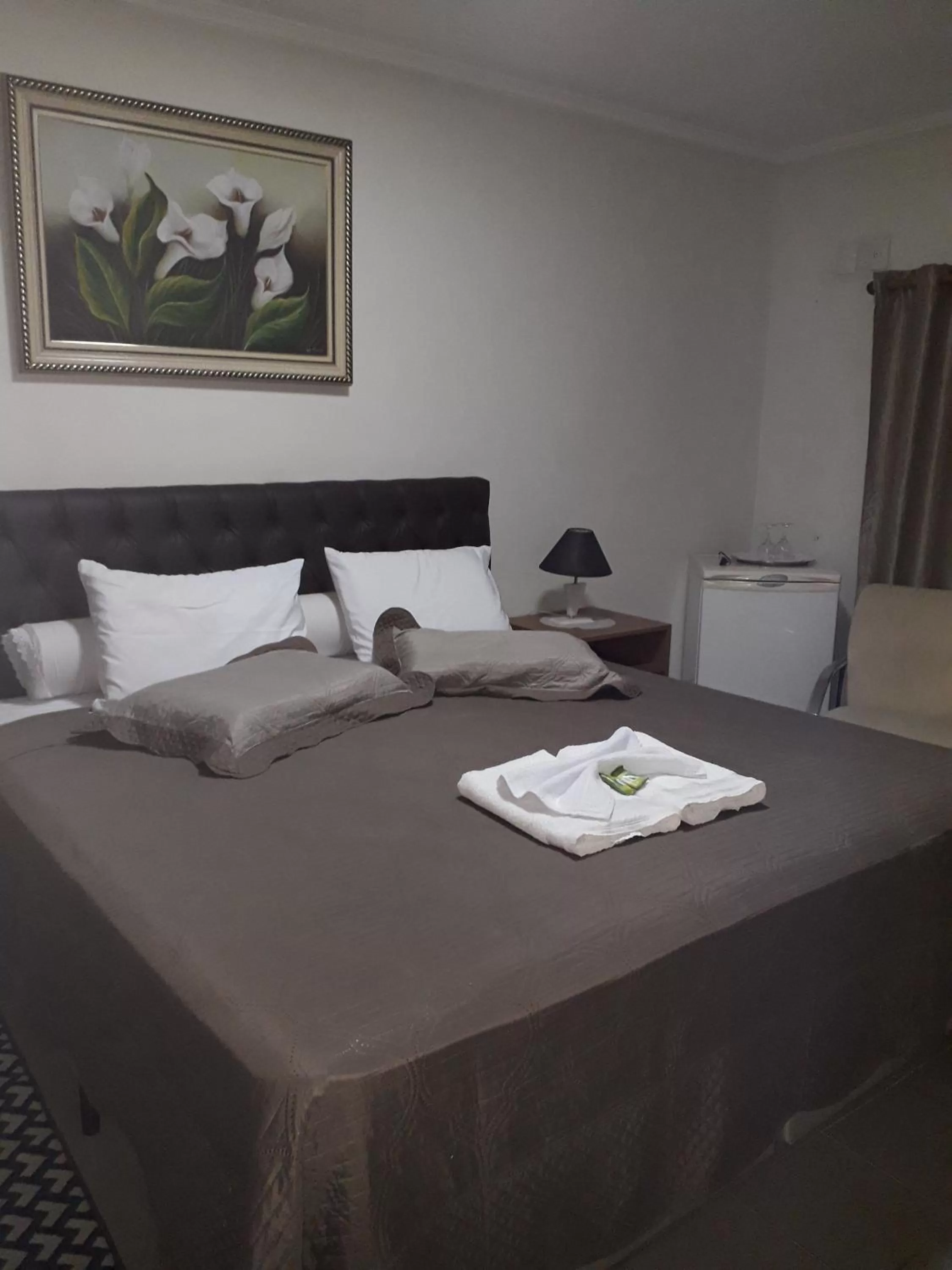 Bedroom, Bed in Hotel Athenas e Convenções