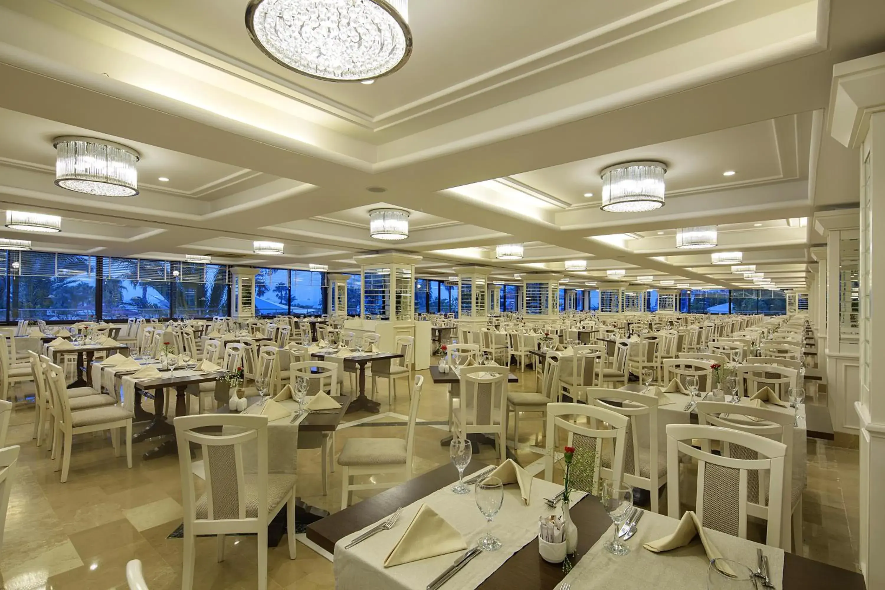 Food, Restaurant/Places to Eat in Bellis Deluxe Hotel