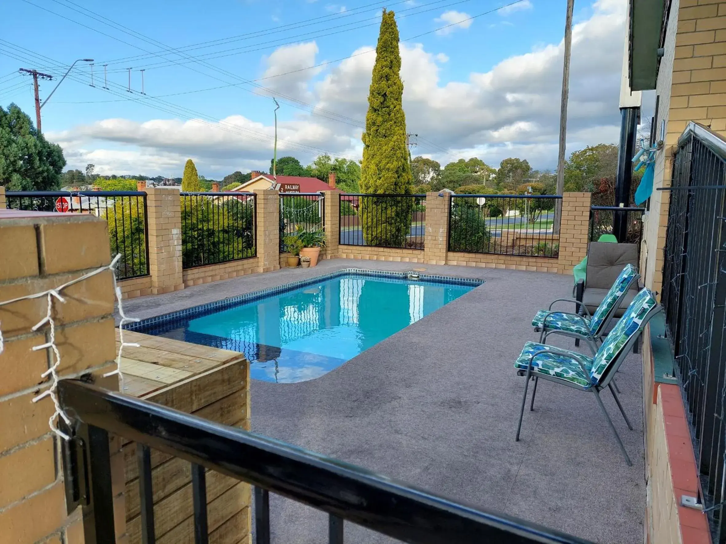 Pool view, Swimming Pool in Settlers Motor Inn