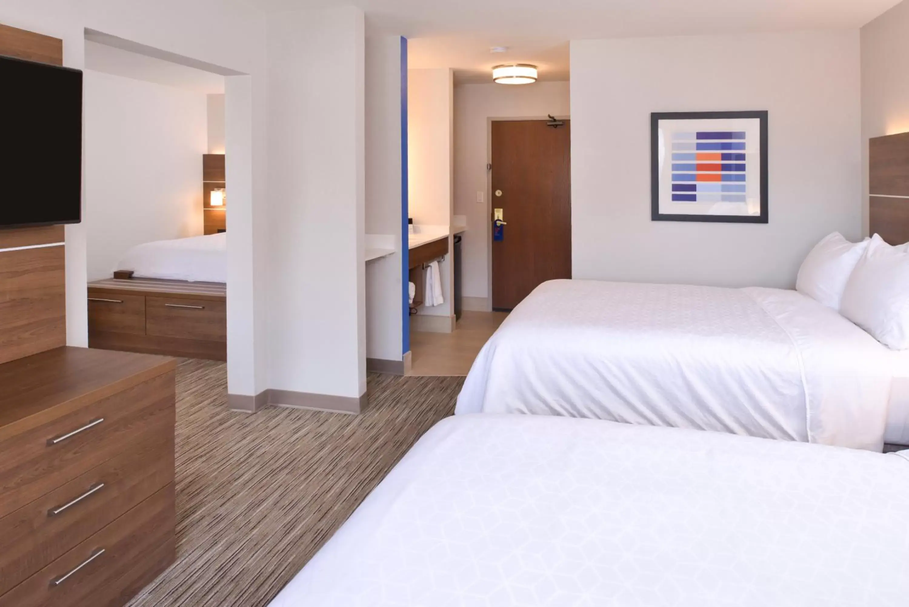 Photo of the whole room, Bed in Holiday Inn Express Glenwood Springs Aspen Area, an IHG Hotel