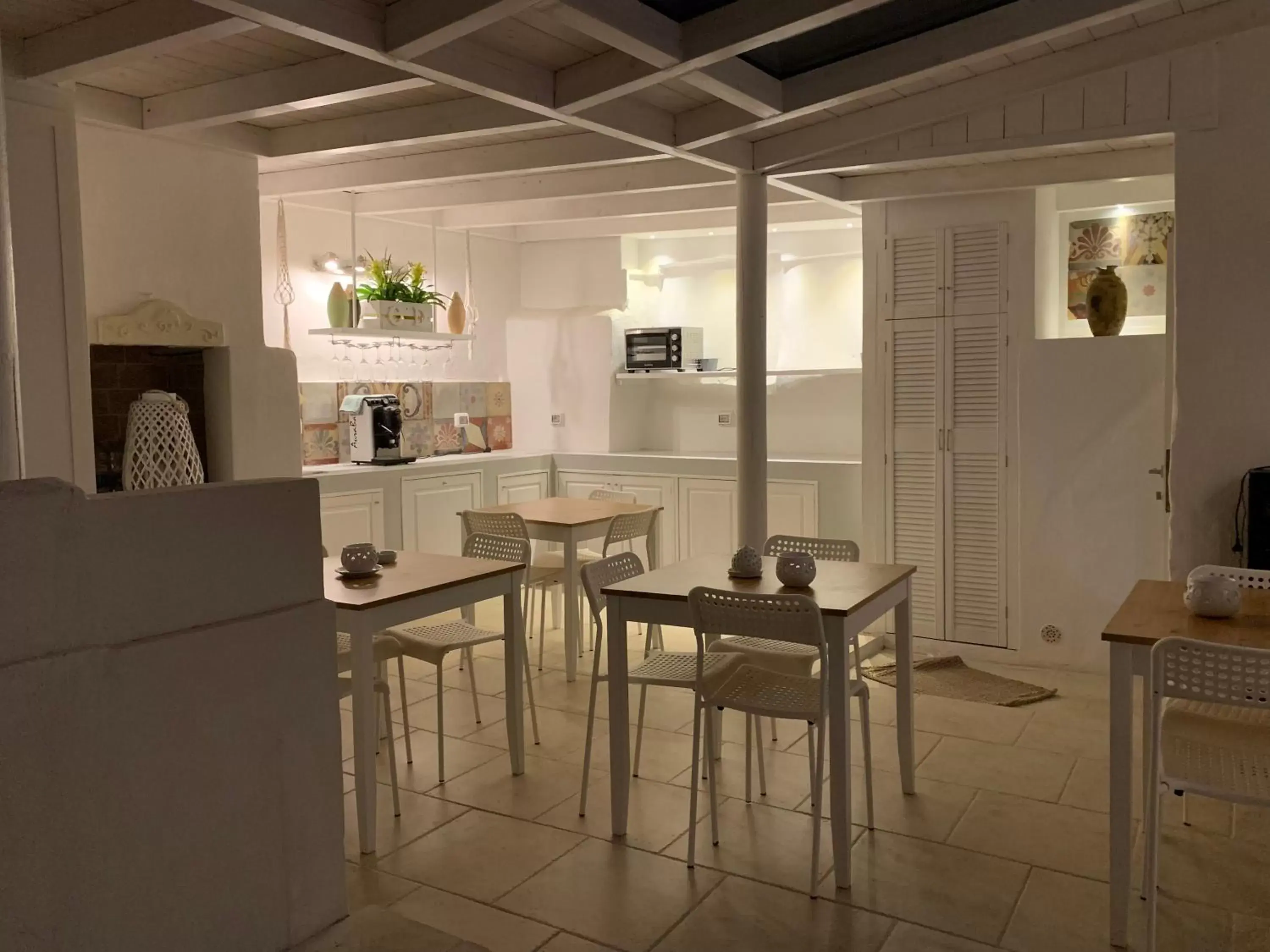 Lounge or bar, Kitchen/Kitchenette in Clara Domus