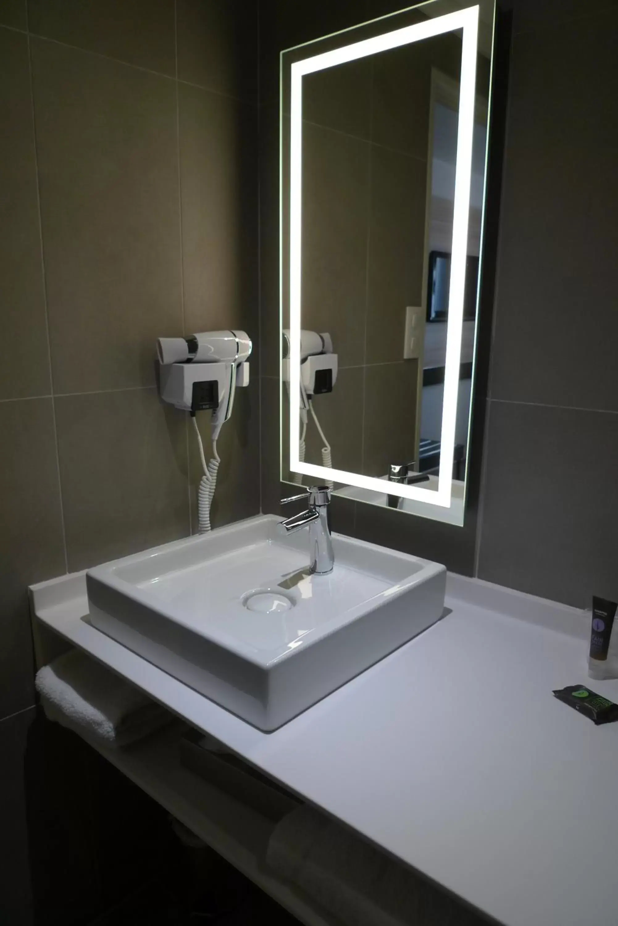 Bathroom in Novotel Narbonne Sud A9/A61