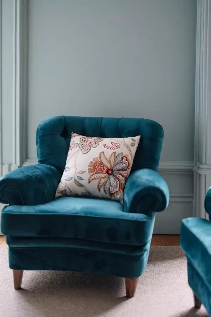 Living room, Seating Area in The Grove Houses