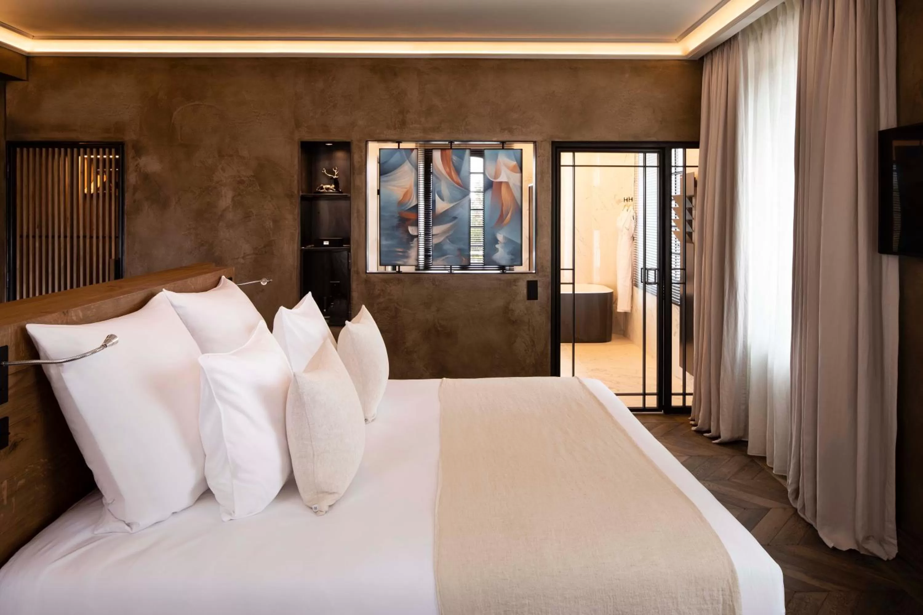 Bed in Hôtel Saint-Delis - La Maison du Peintre - Relais & Châteaux