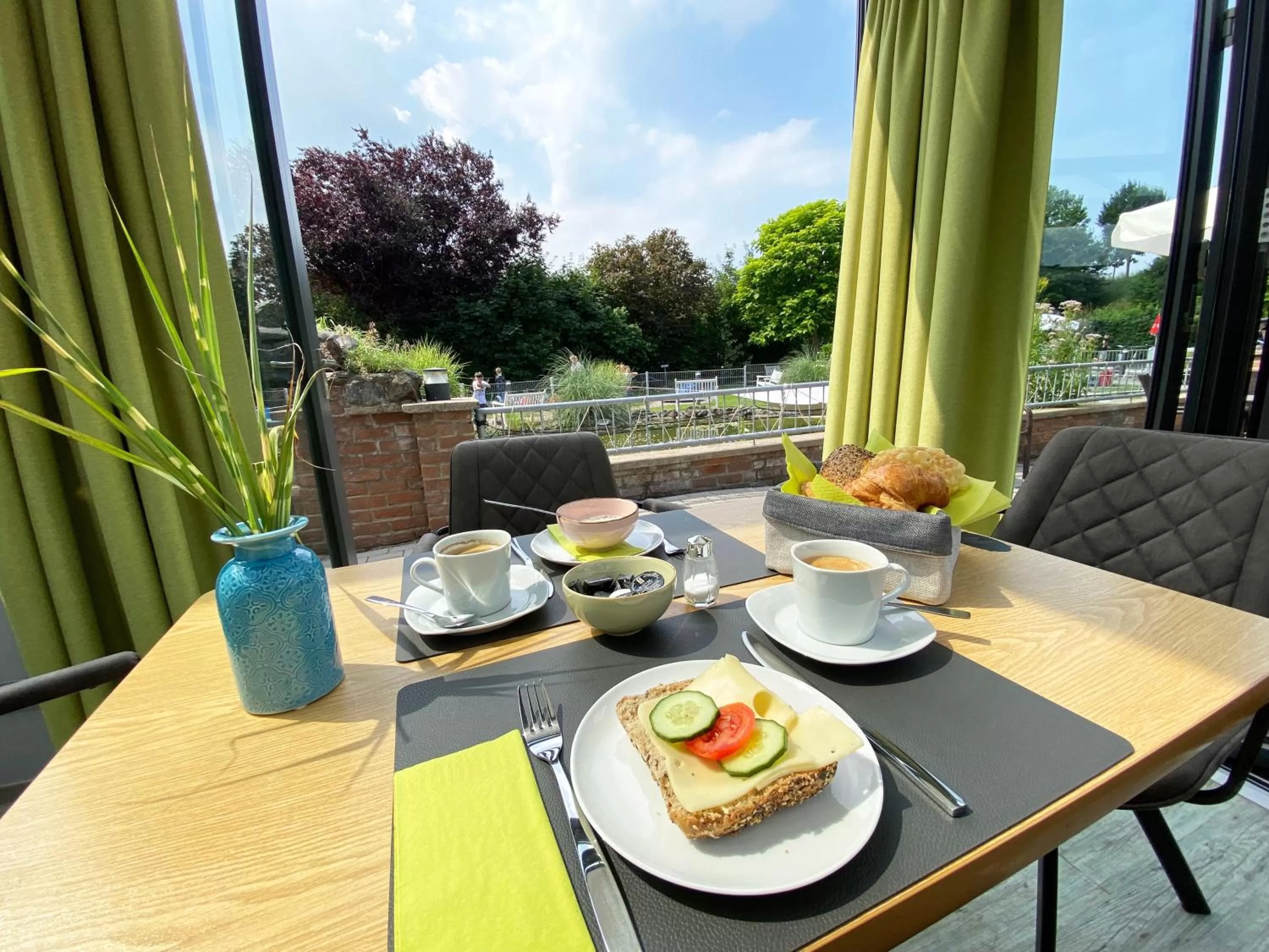 Breakfast in OlfenLodge