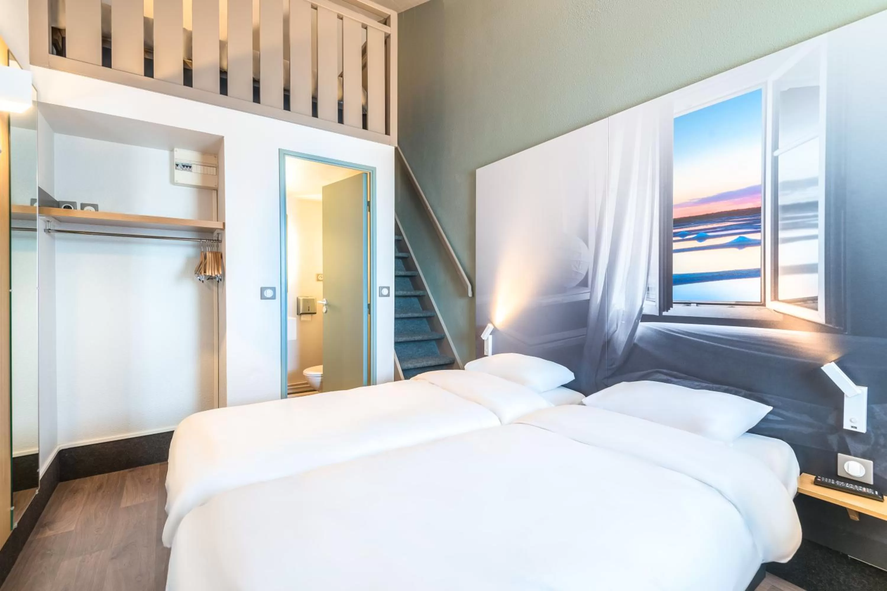 Bedroom, Bed in B&B HOTEL Saint-Nazaire Trignac