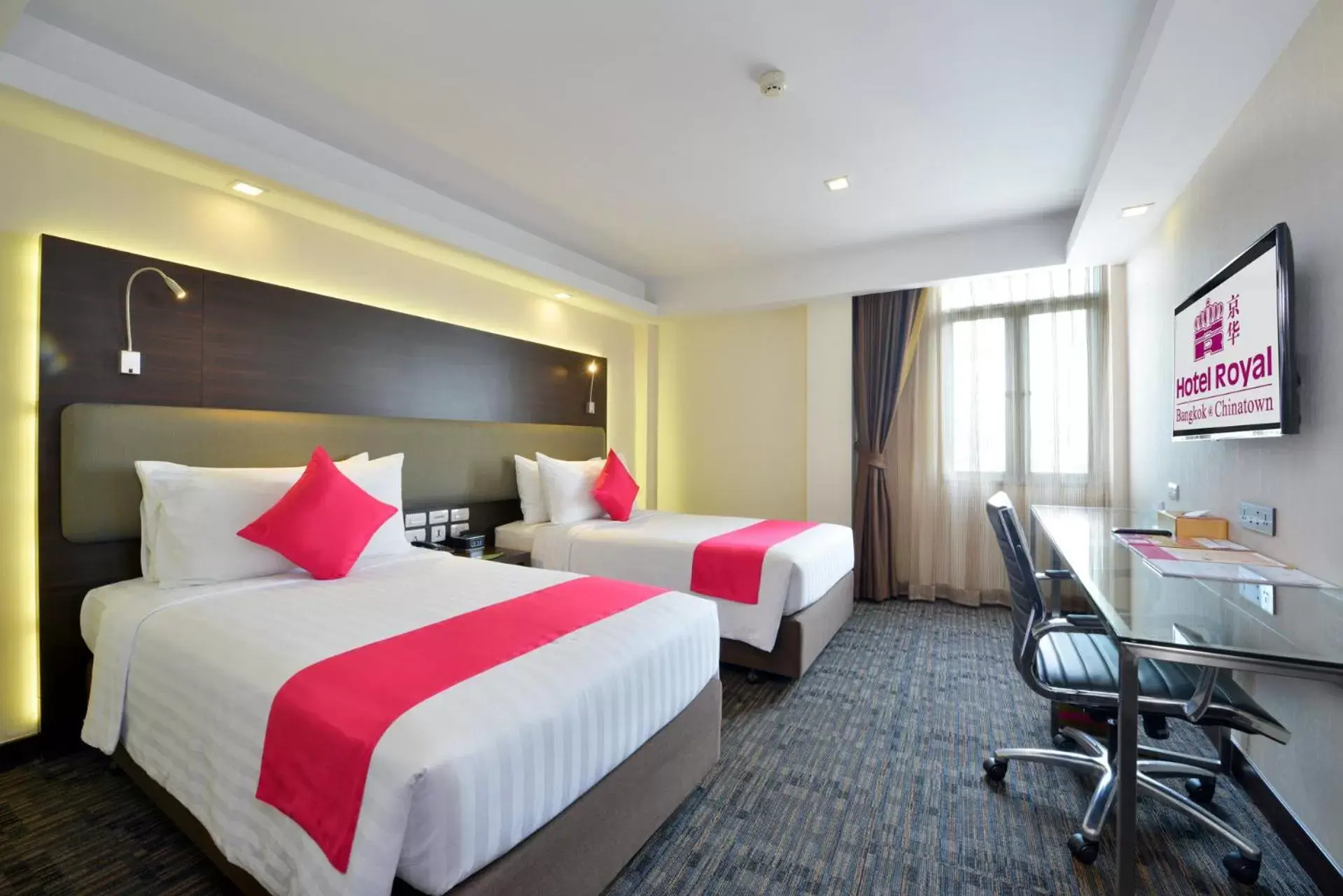 Bedroom, Bed in Hotel Royal Bangkok@Chinatown
