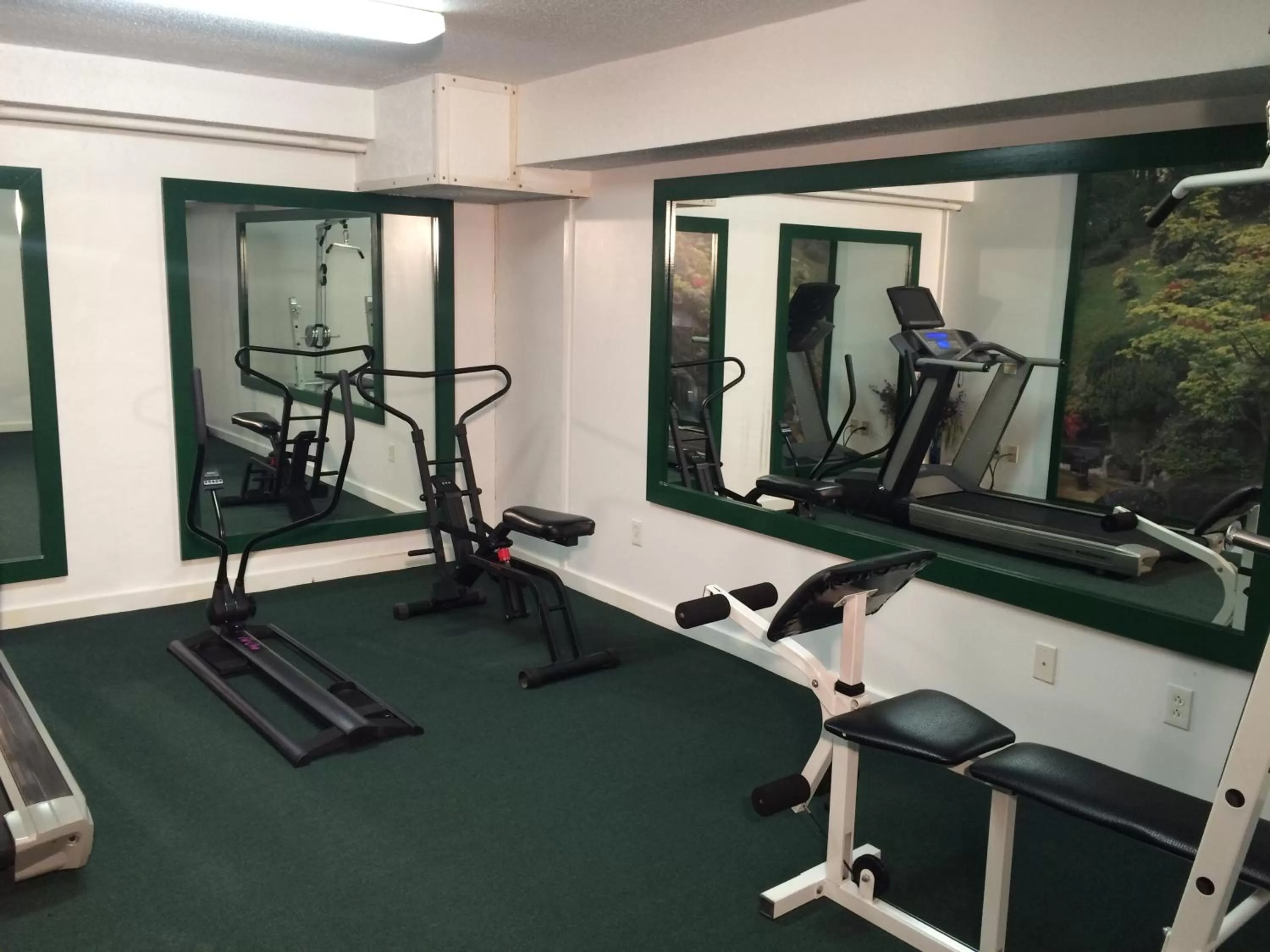 Fitness centre/facilities in Merrill Farm Inn